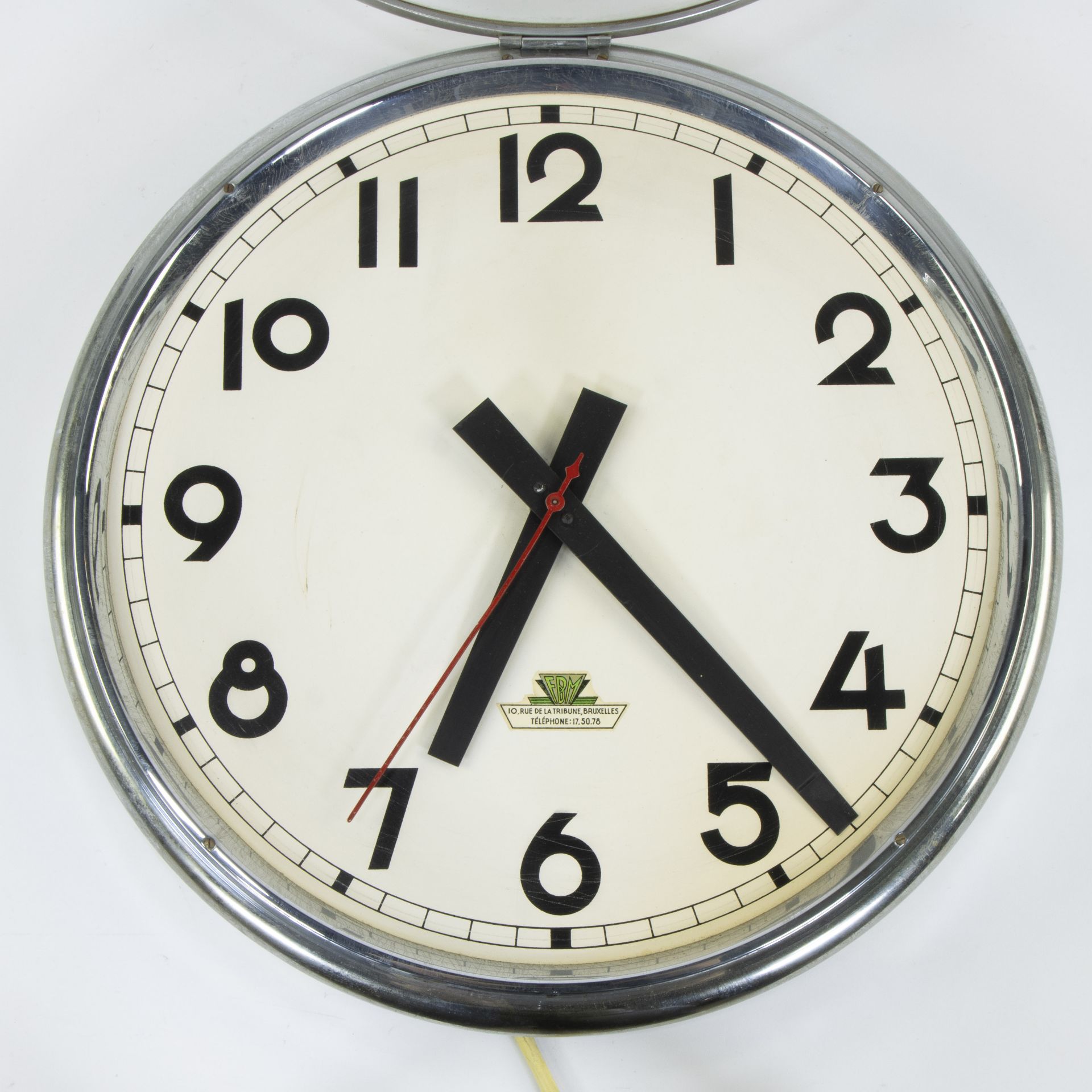 Wall clock FMB Brussels from the American theatre - Image 2 of 3