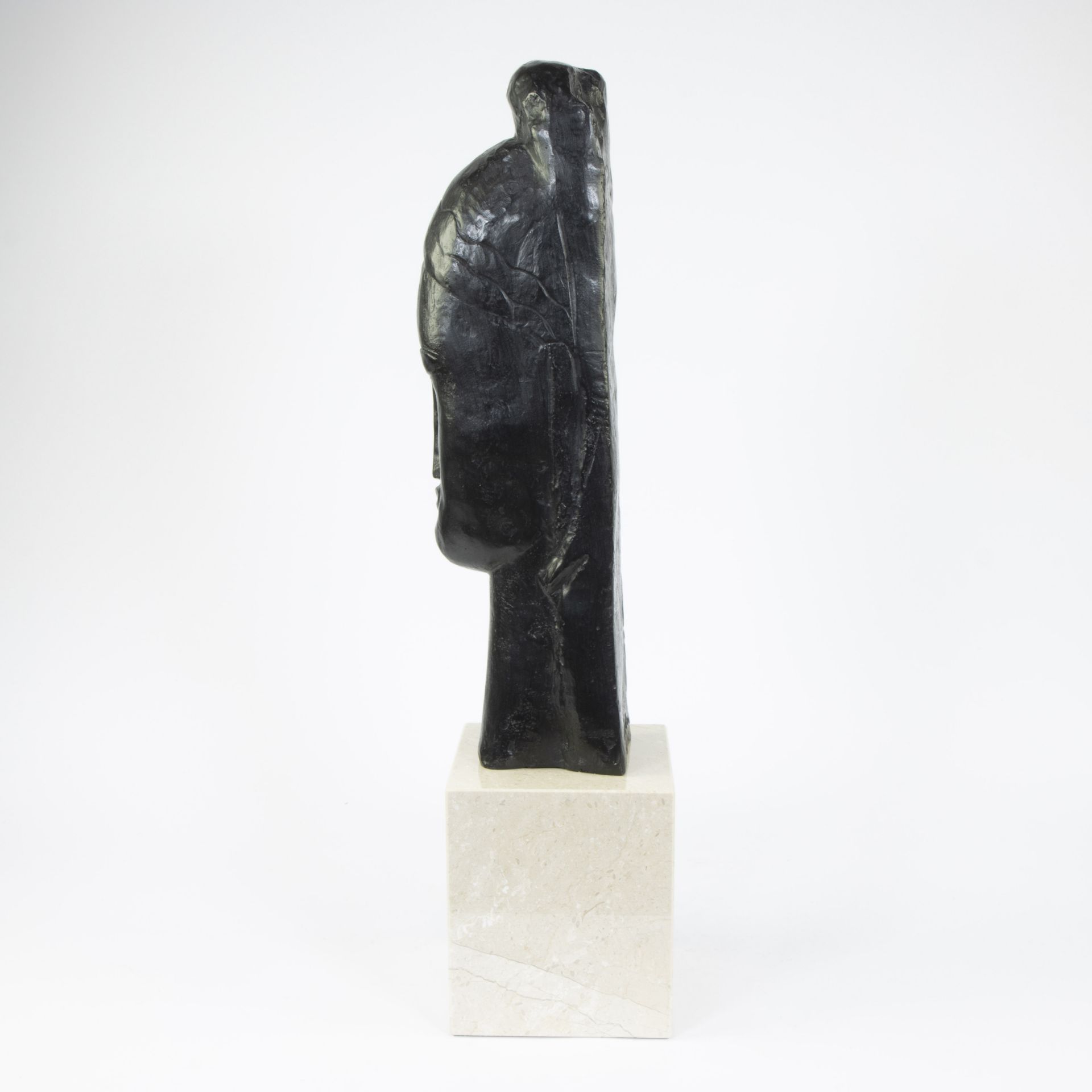 Amedeo MODIGLIANI (1884-1920), bronze Tête de jeune femme in lost wax method with brown patina, sign - Bild 2 aus 5