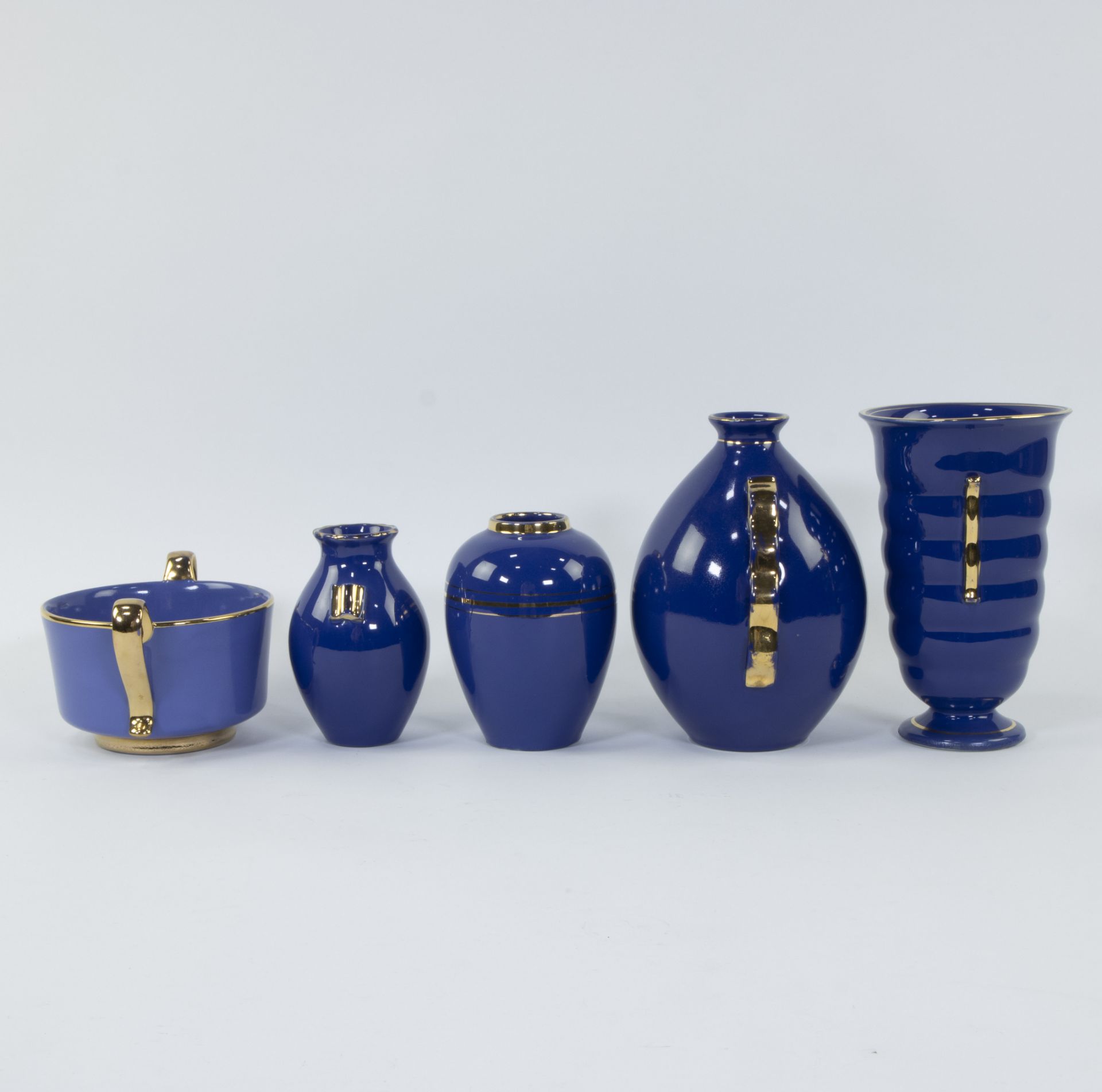 Collection of blue ceramic vases Boch Frères La Louvière a.o. design by Raymond Chevalier, marked - Image 4 of 5