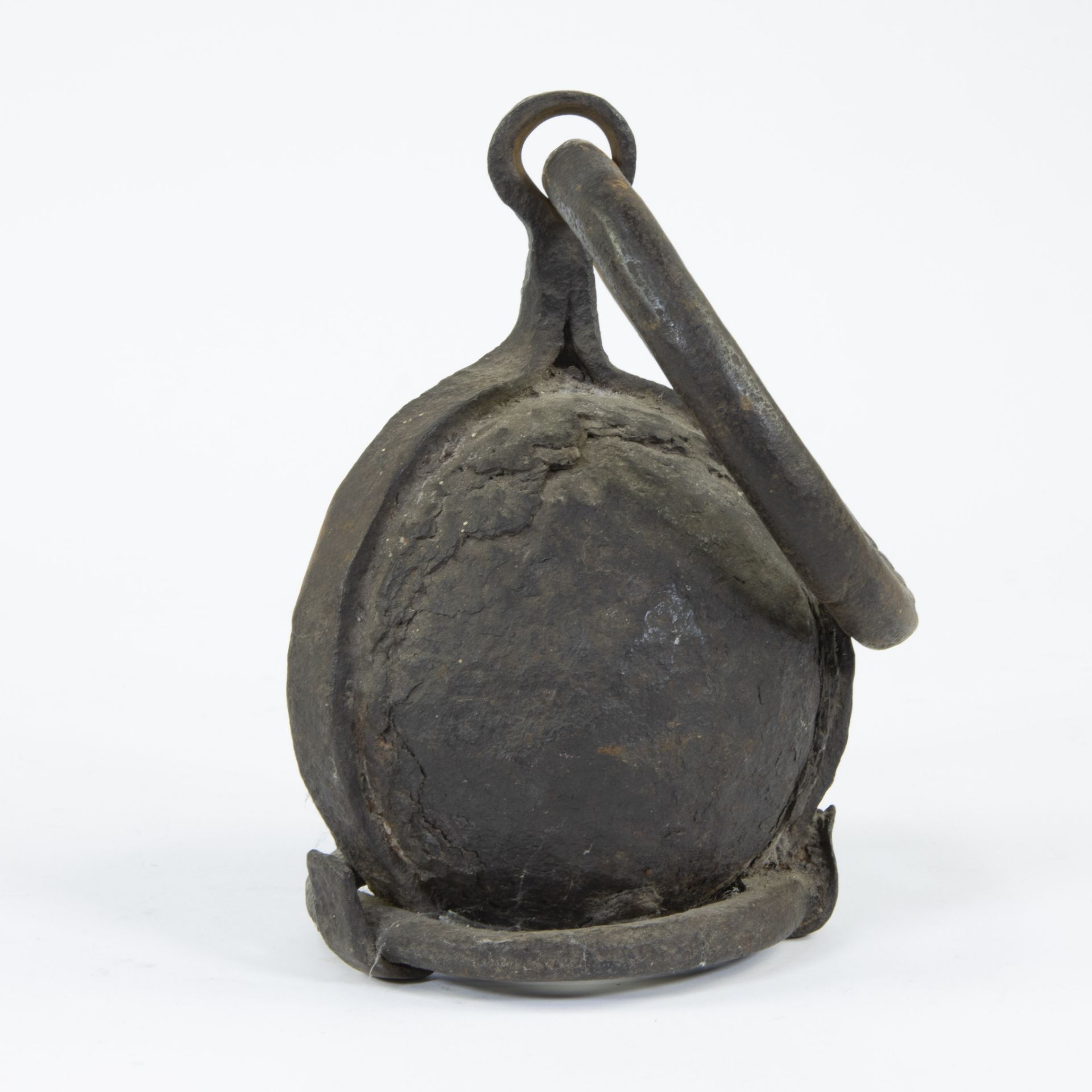 Medieval cannonball in cast iron - Image 4 of 4