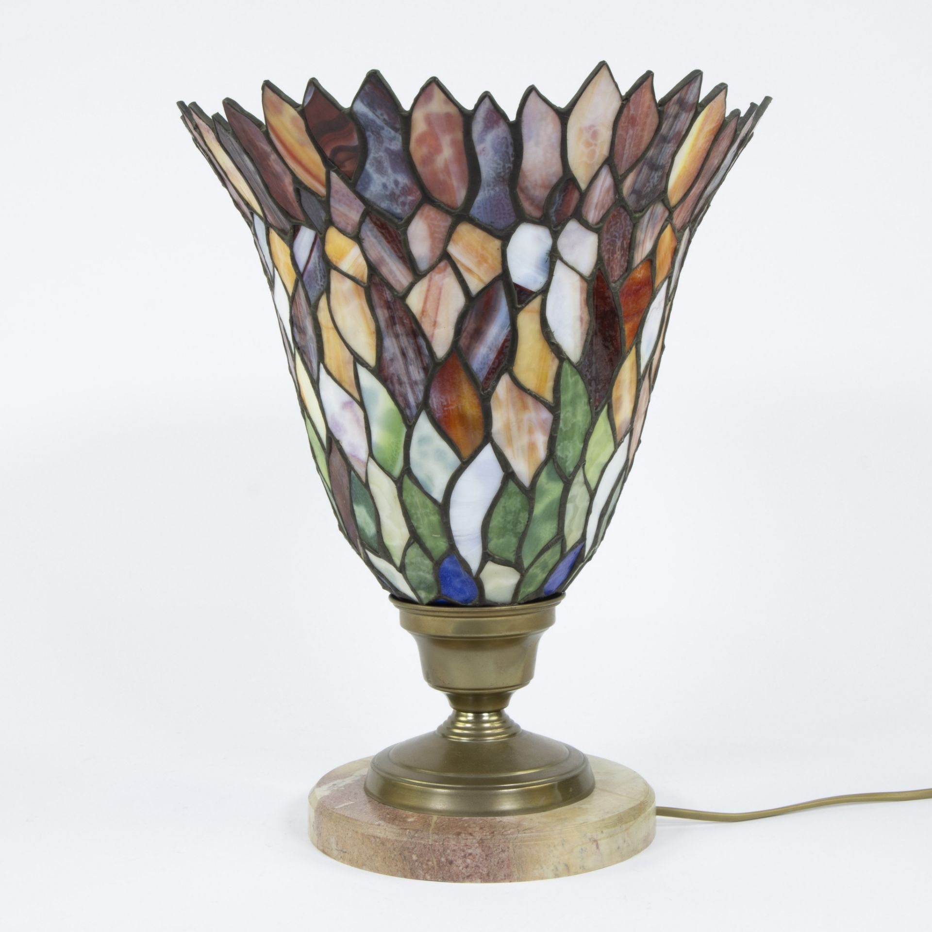 Colourful table lamp in chalice shape Tiffany style - Bild 2 aus 4