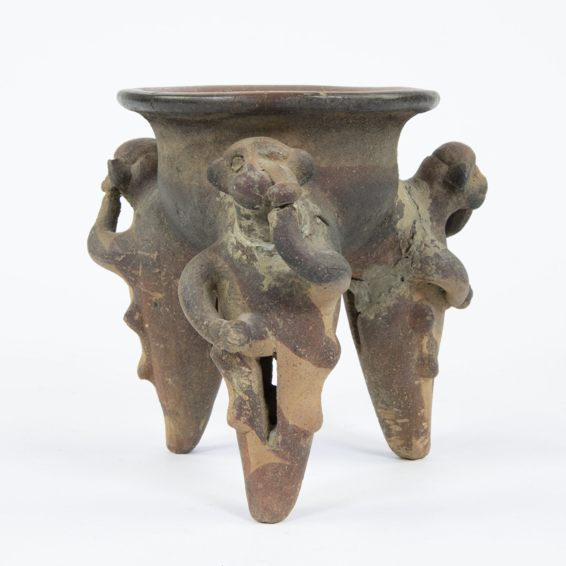 Ancient Pre Columbian Costa Rica earthenware tripot vessel