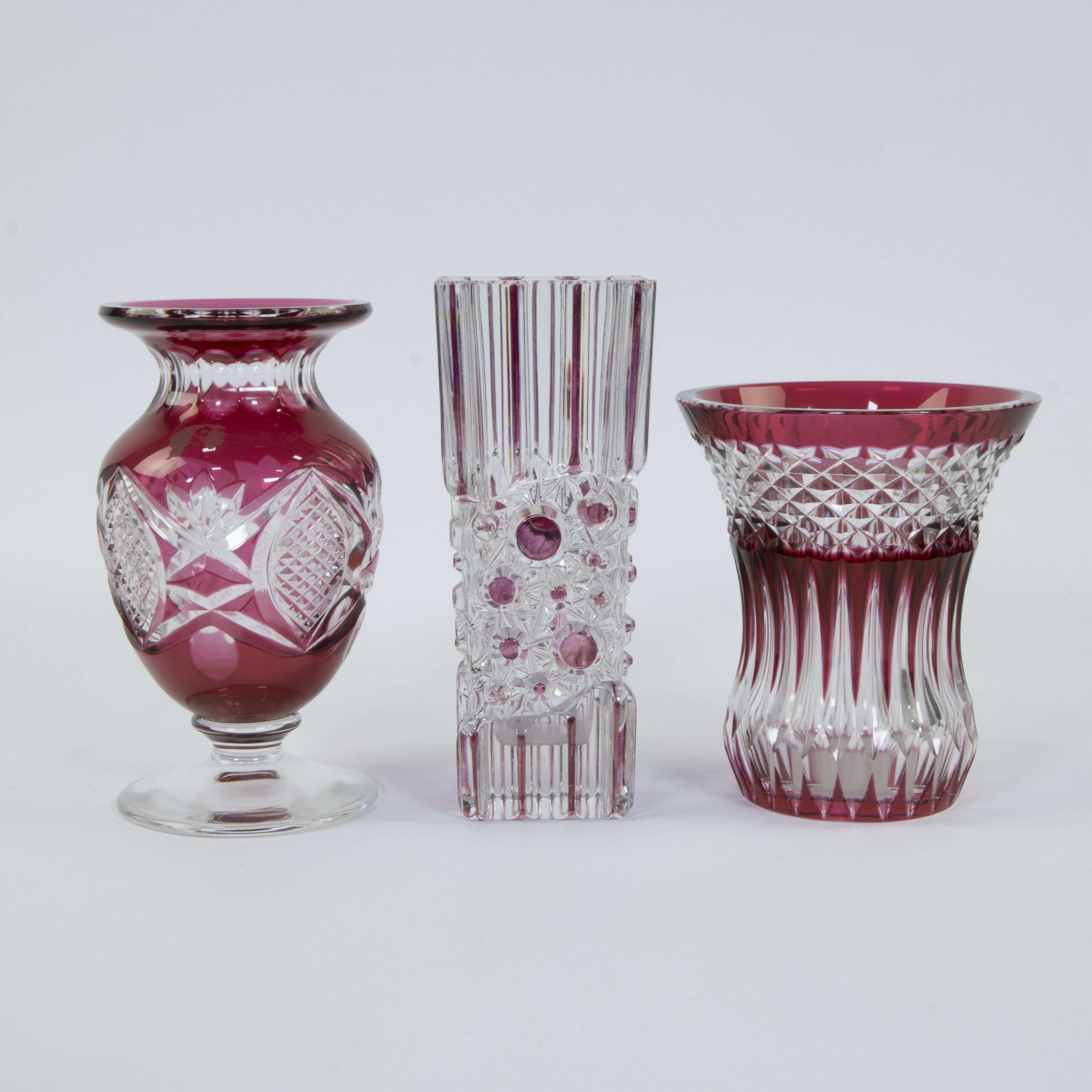 Val Saint Lambert a set of 3 red and clear cut crystal vases - Image 3 of 4