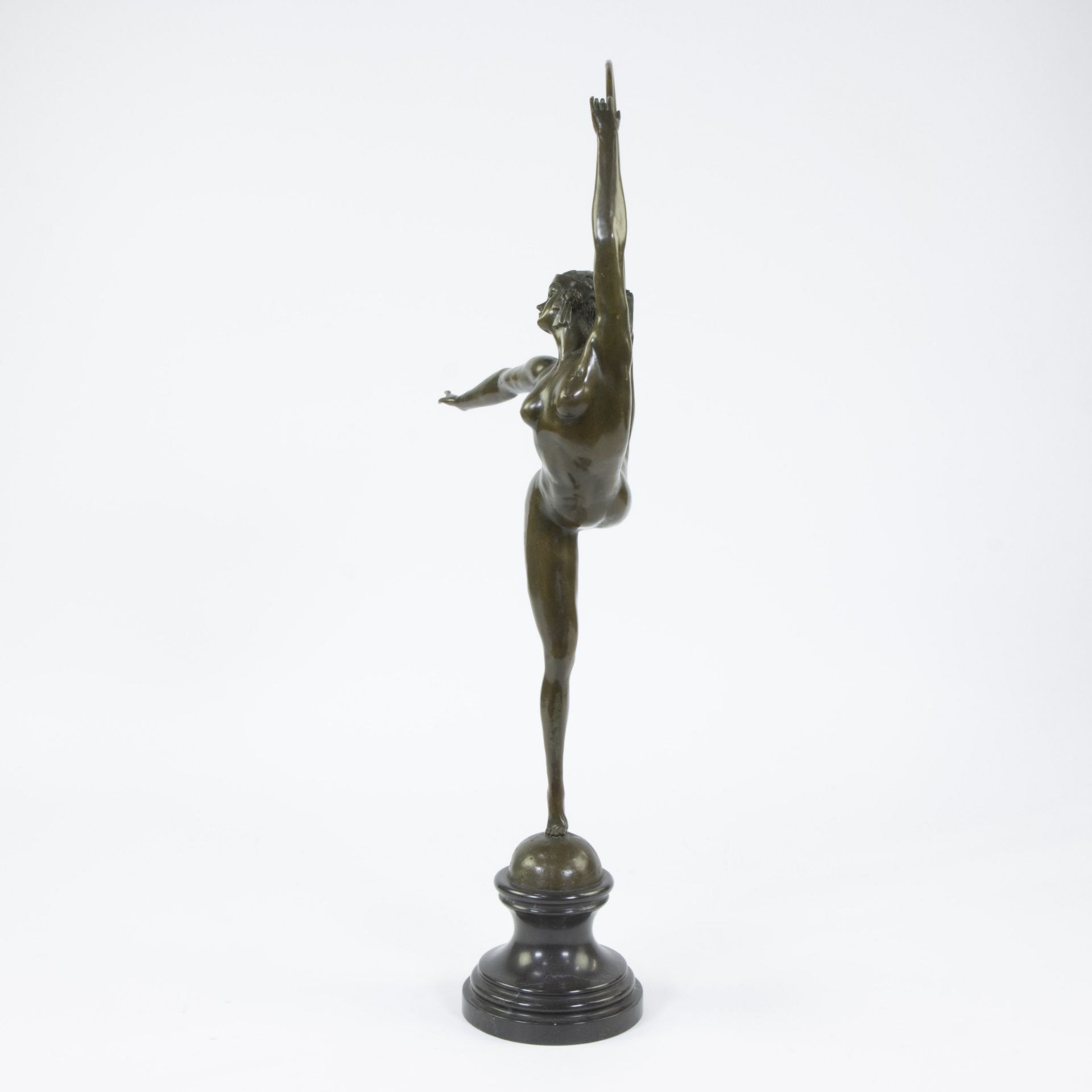 Fine Art Deco bronze sculpture of a hoop dancer with feathered head dress by the French artist J.P. - Bild 2 aus 5
