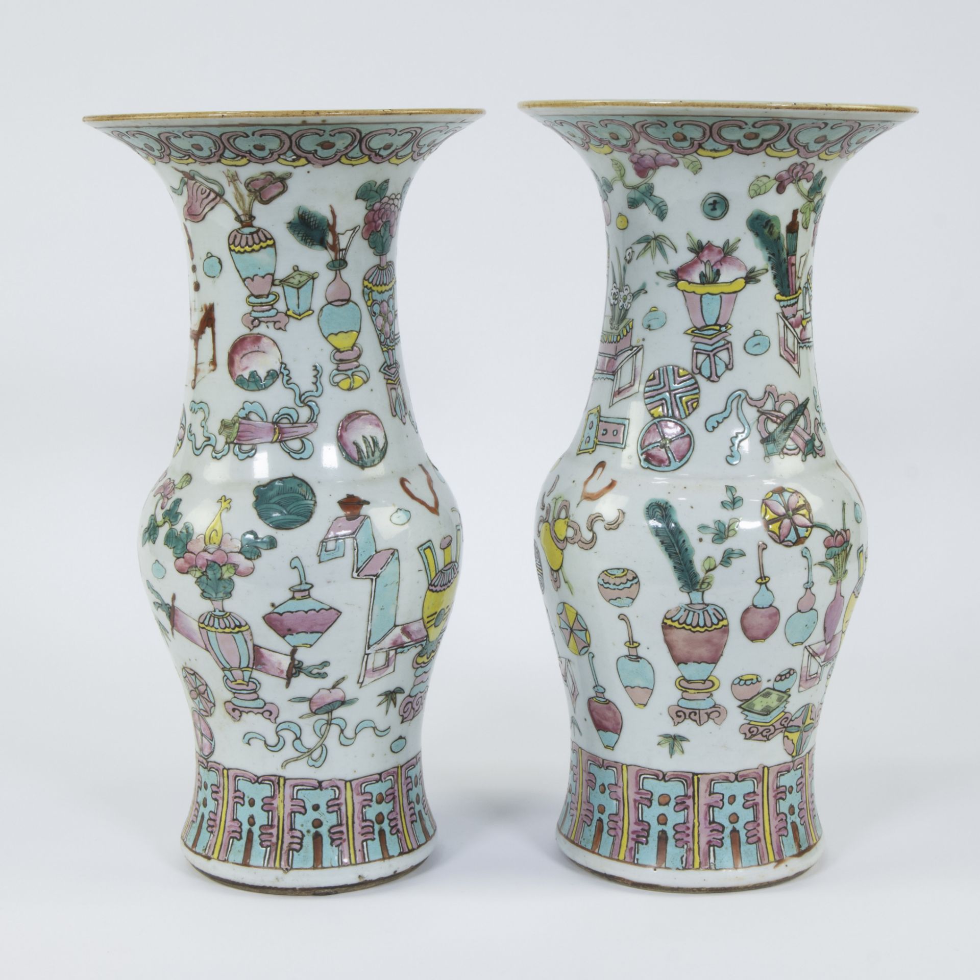 Pair of Chinese famille rose Yenyen vases with decoration of valuables, 19th century - Image 2 of 6