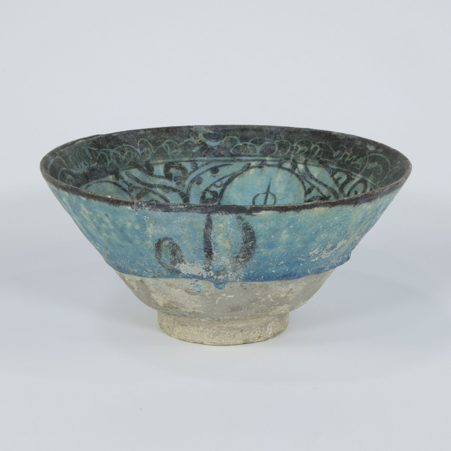 A blue earthenware bowl, Kashan, Iran, 13th century - Bild 2 aus 6