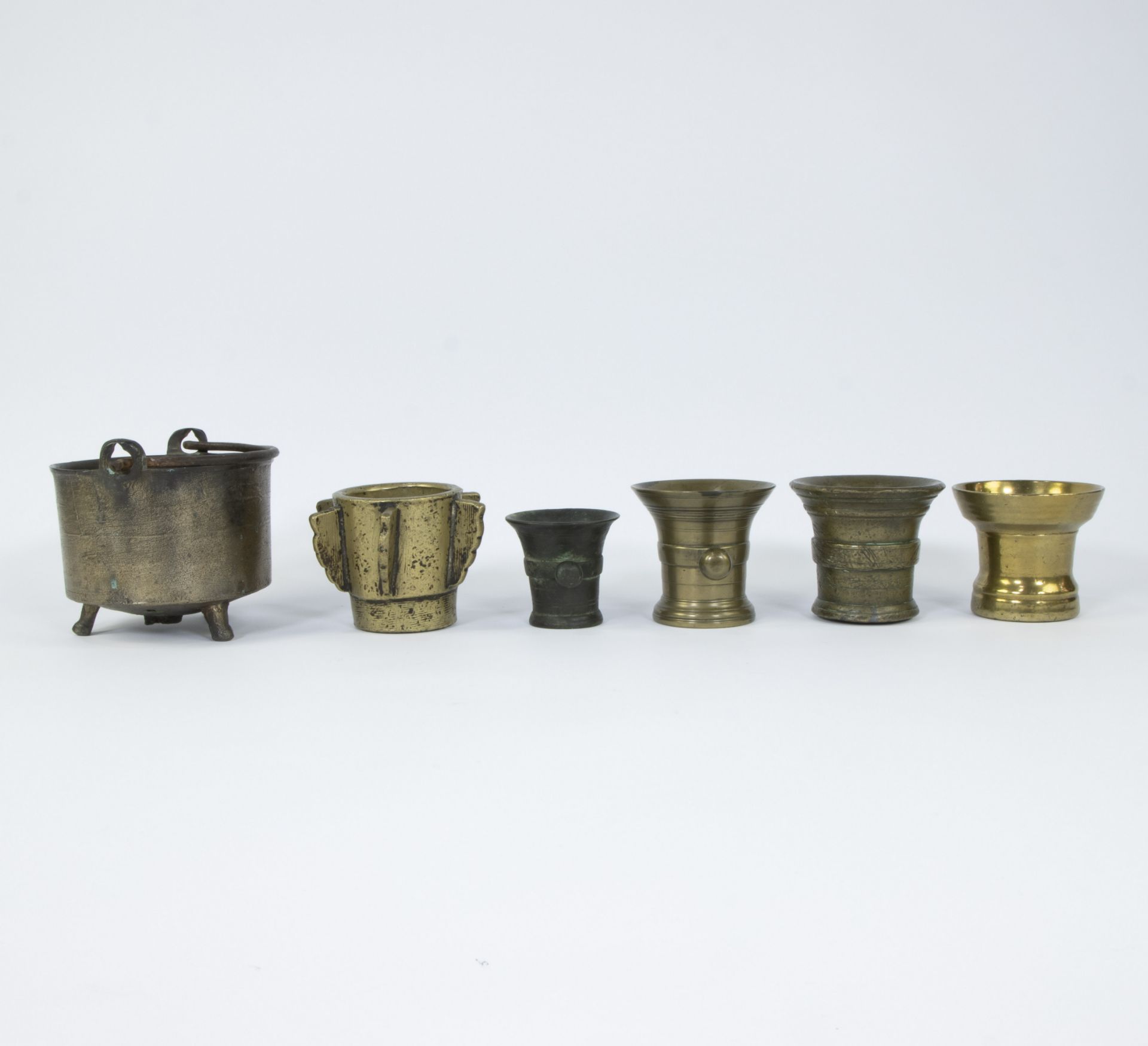 Lot of 5 mortars (17th (1), 19th (3) century), Spanish mortar and 17th century cooking pot - Image 5 of 8