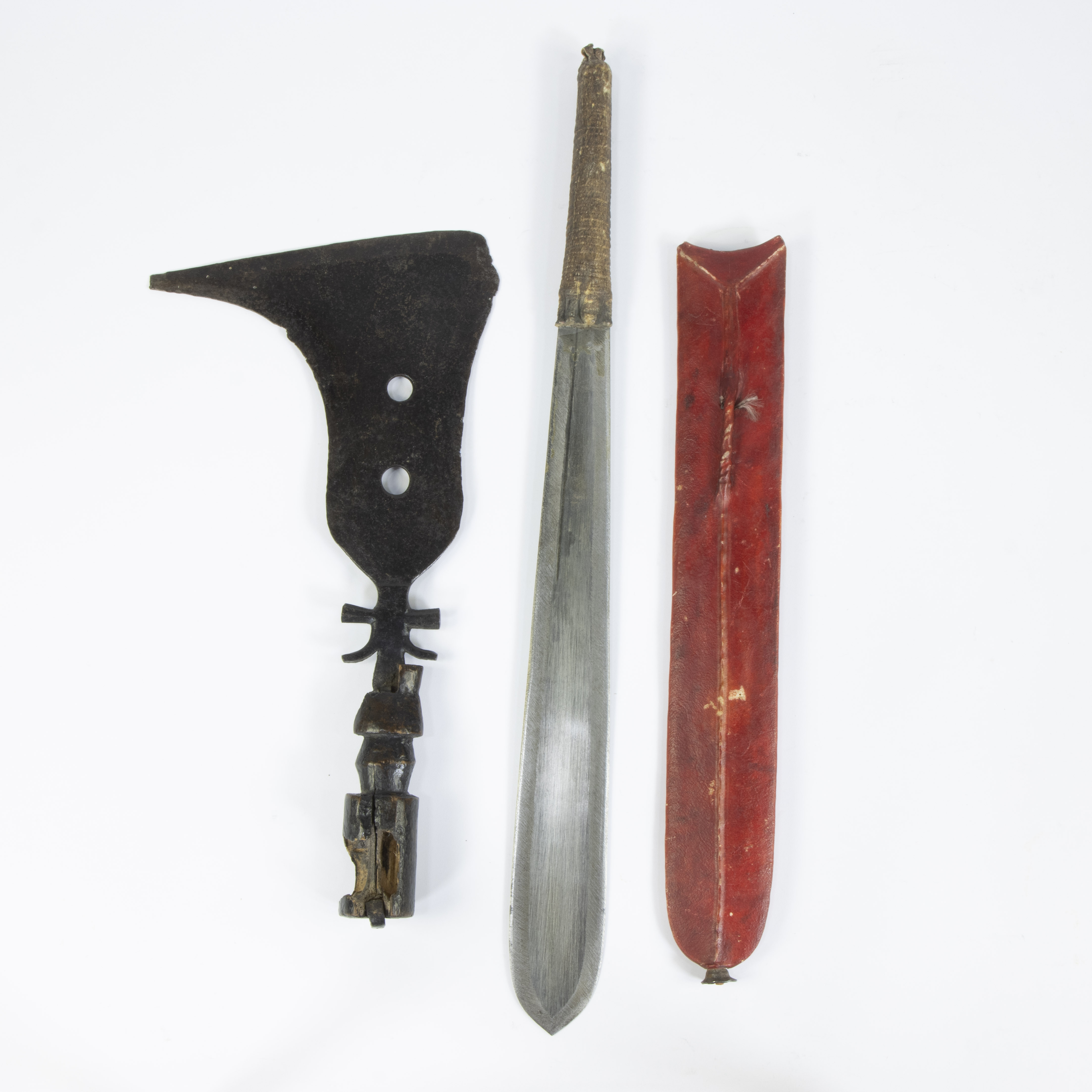 Bakonge axe and Tuareg knife - Image 2 of 2