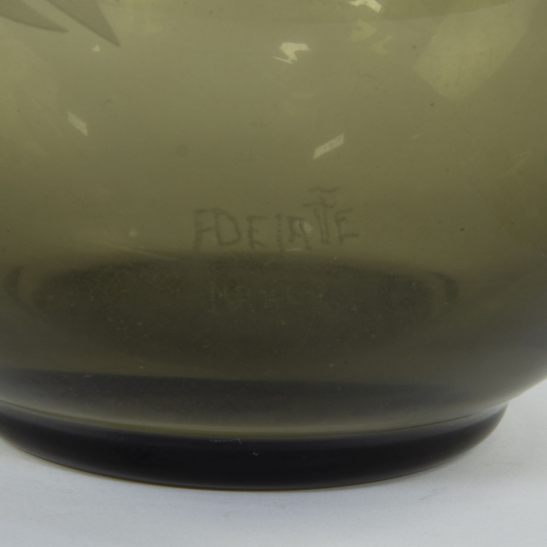 Acid-etched convex vase Delatte, signed and 2 crystal parrots Val Saint Lambert, marked - Bild 6 aus 6