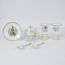 Collection of Empire porcelain, pair of vases, lidded bowl, 2 sugar shakers and plate with coat of a