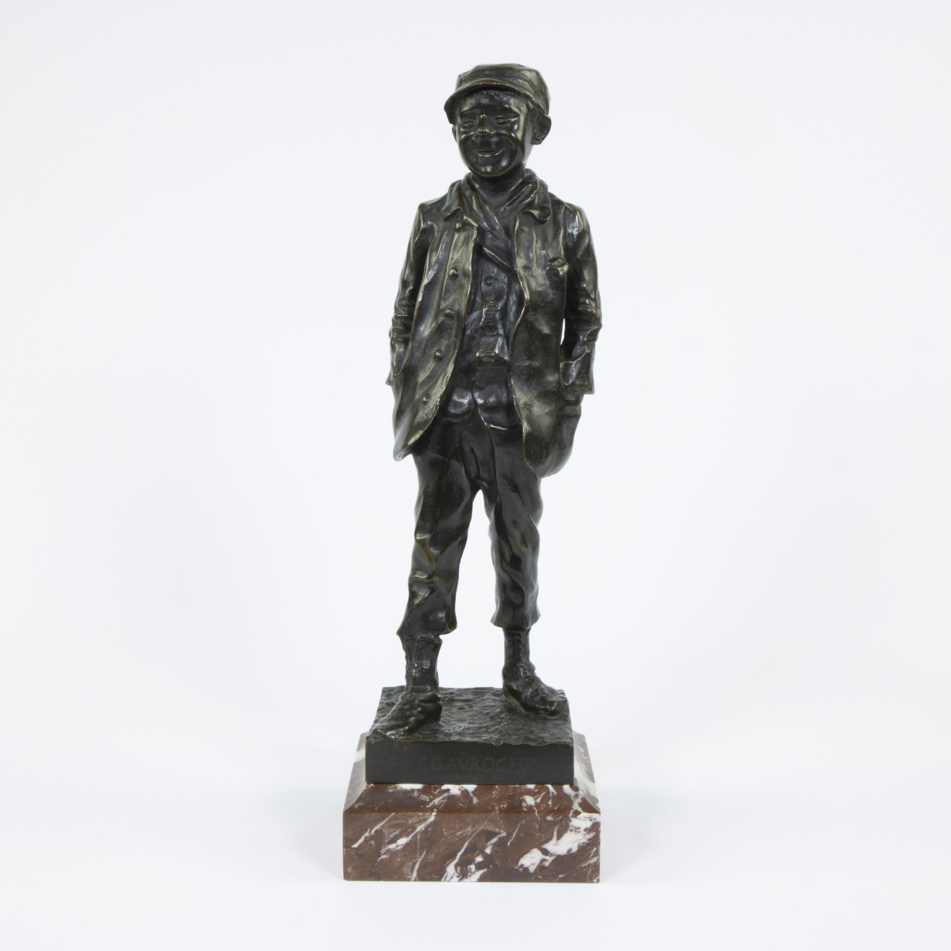 Alfred Egide CRICK (1858-1931), patinated bronze sculpture on red marble base Le gavroche (1891), si