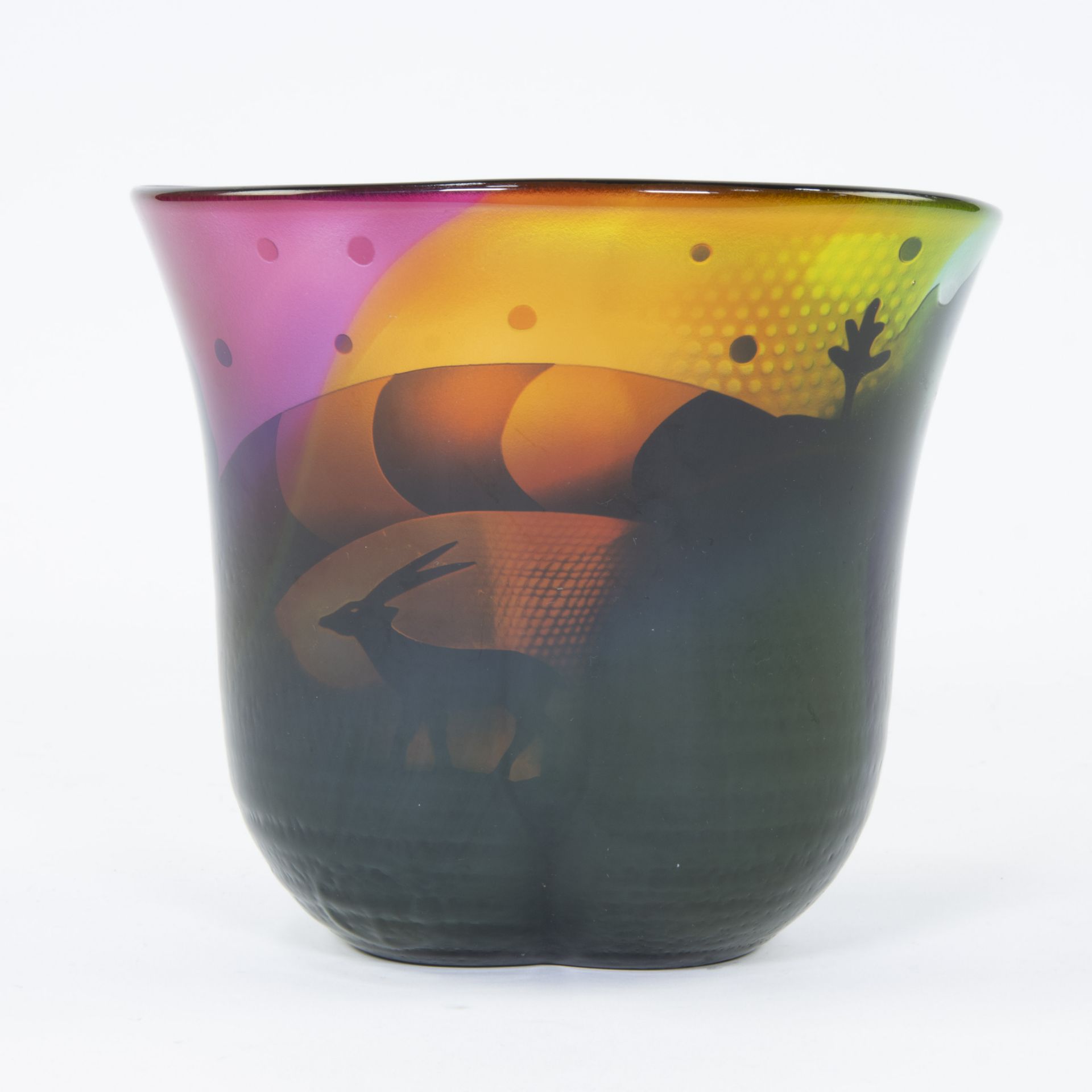 Very colourful Costa Boda vase in glass paste with decor of bucks by Bertil Vallien, marked - Bild 3 aus 5