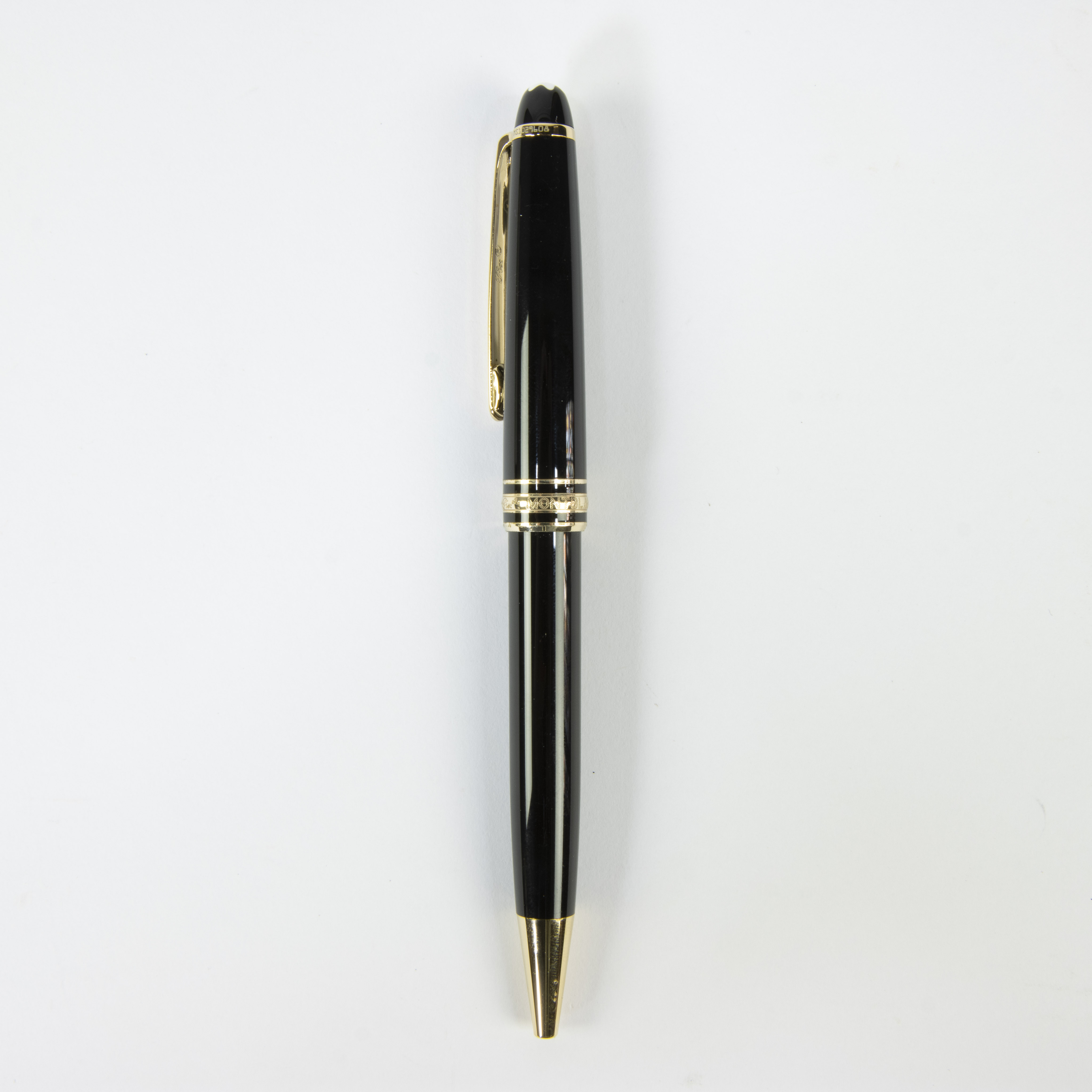 Ballpoint pen Meisterstuck from Montblanc in black resin with gold coloured details and the iconic M - Image 2 of 2