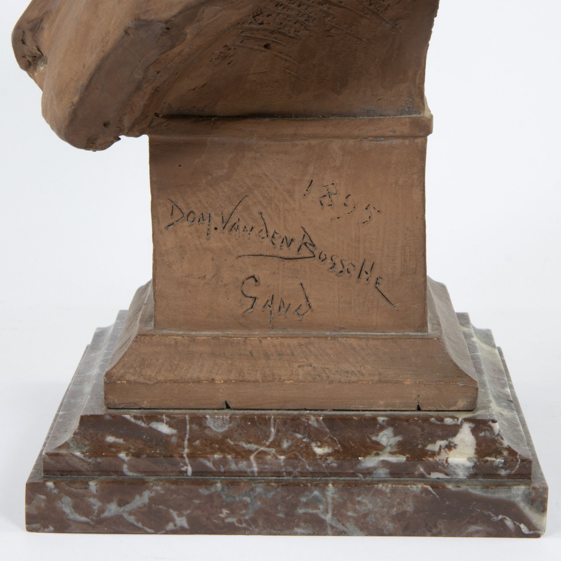 Dominique VAN DEN BOSSCHE (1854-1906), male terracotta bust, signed and dated 1895 - Bild 5 aus 5