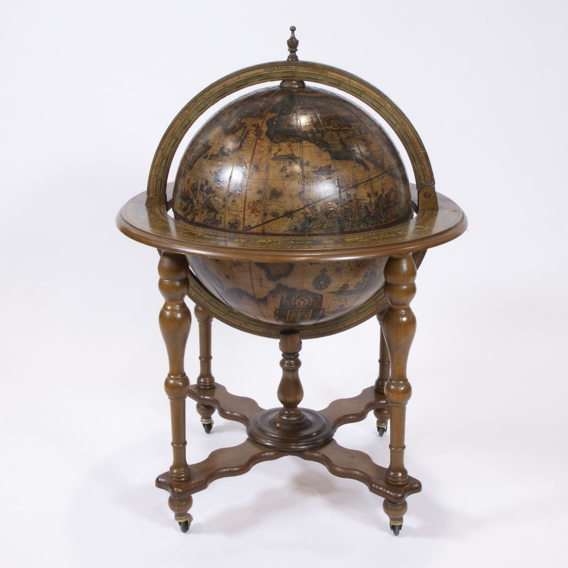 Globe in wood with bar, 1950s - Bild 4 aus 5