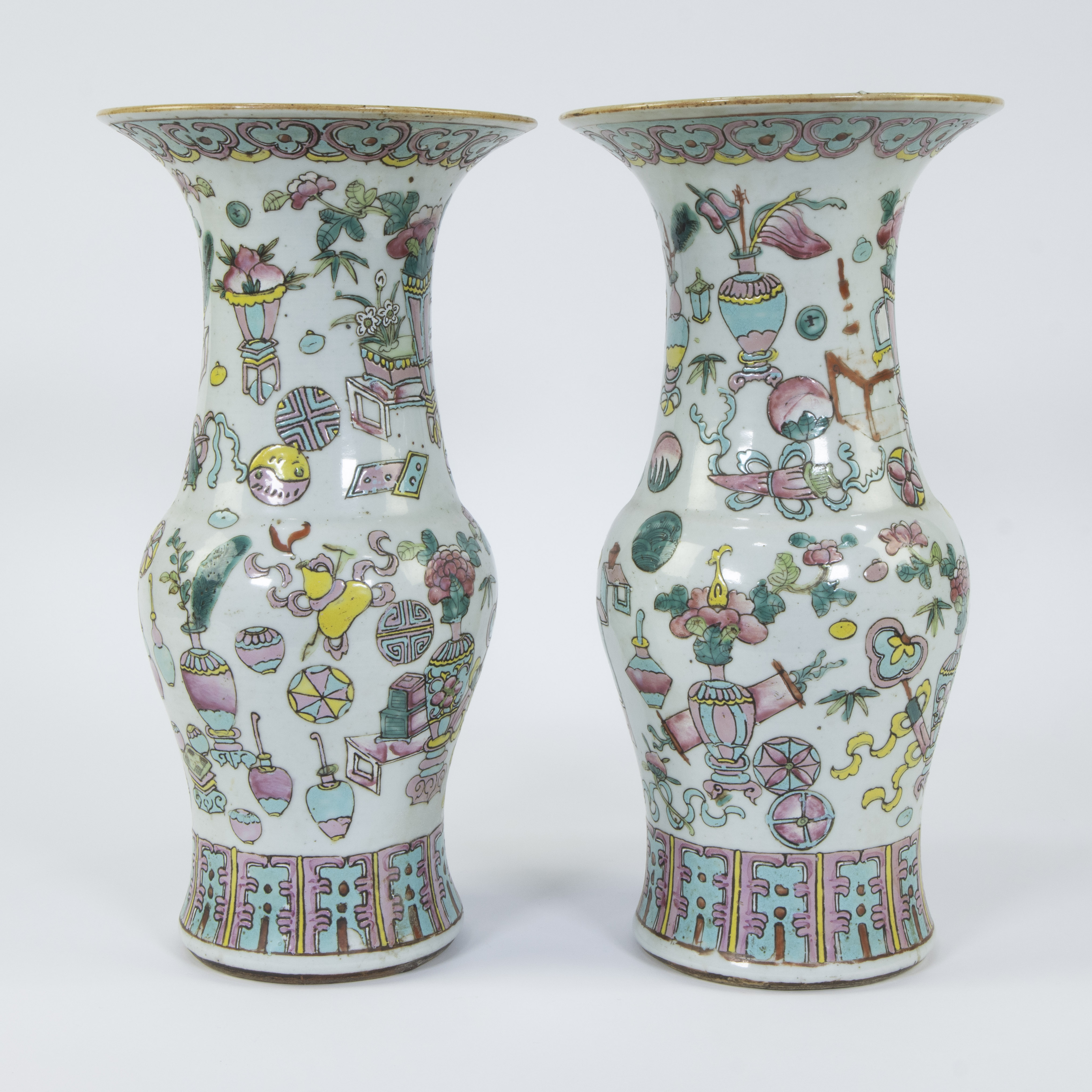 Pair of Chinese famille rose Yenyen vases with decoration of valuables, 19th century - Image 4 of 6