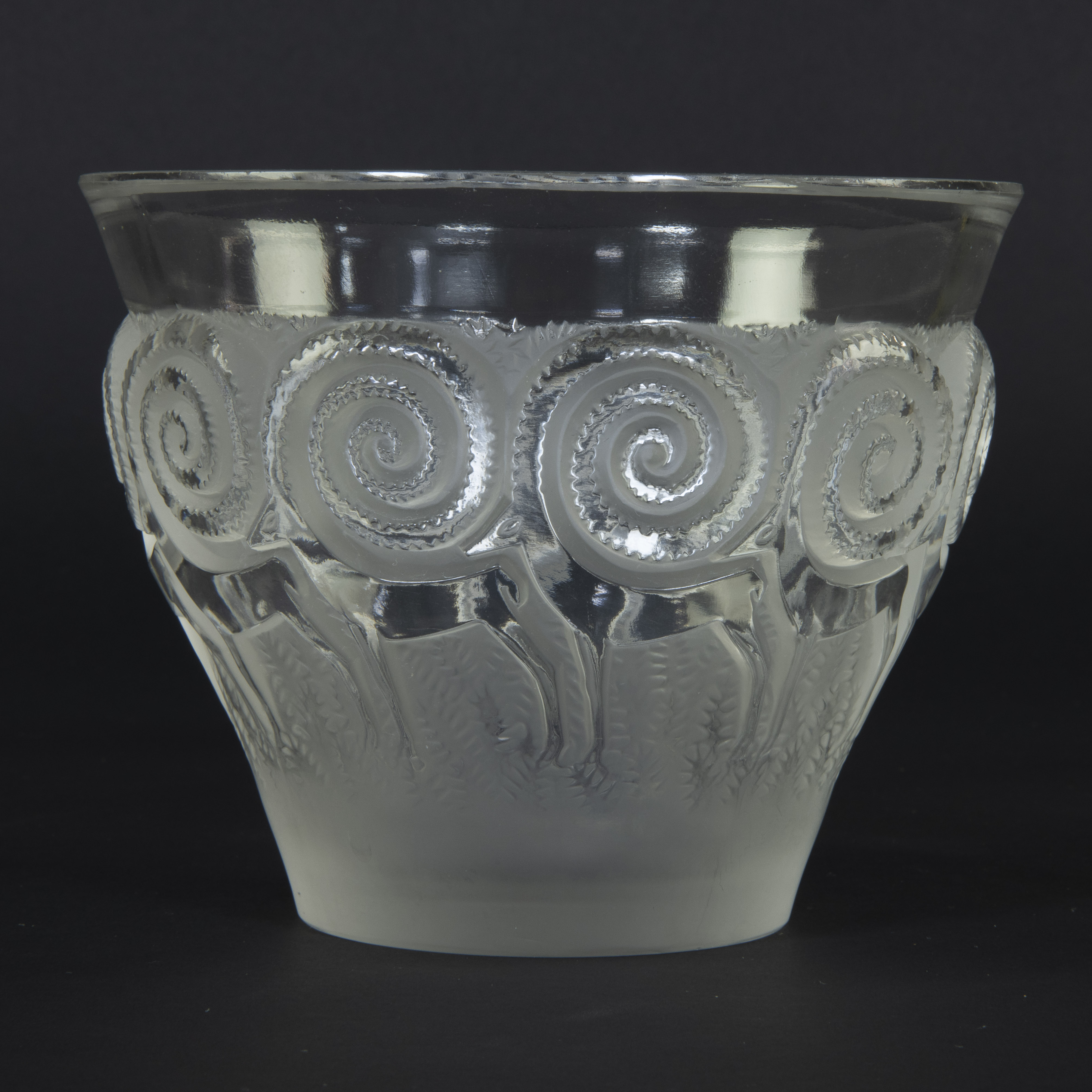 René Lalique 'Rennes' vase in frosted and polished glass, design 1933, marked Lalique France - Image 2 of 5