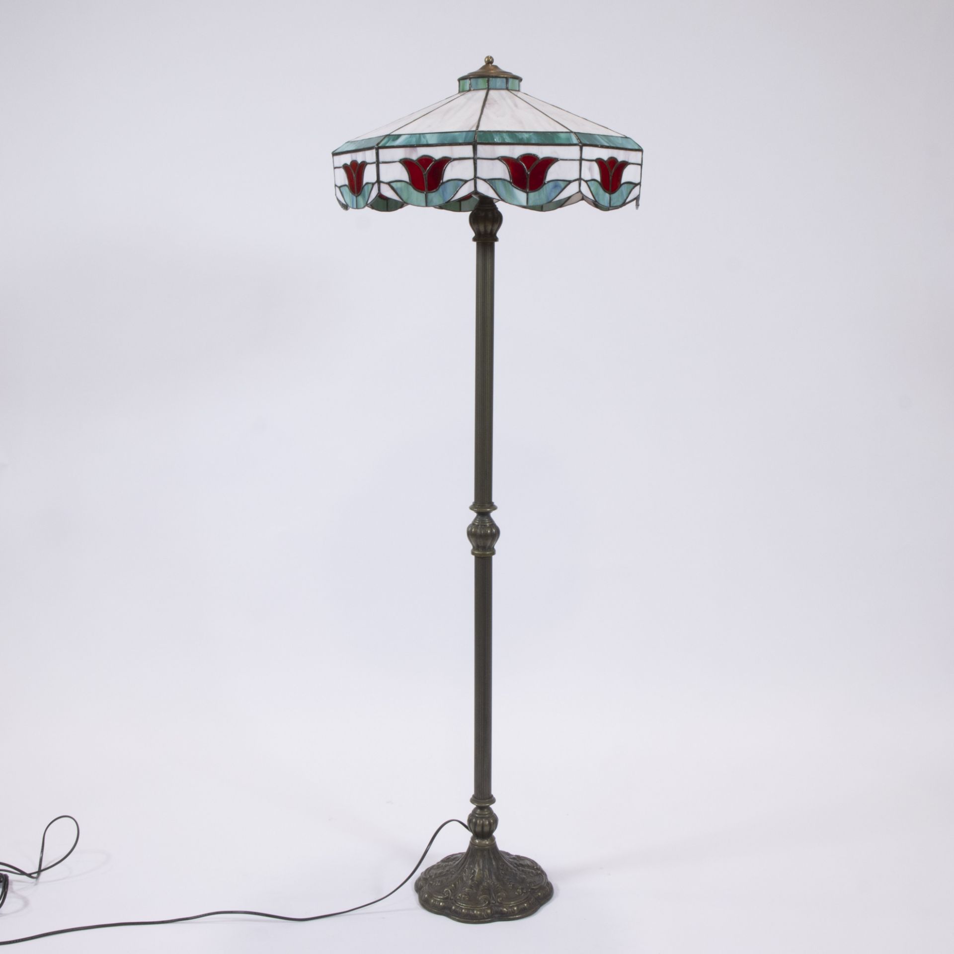 Floor lamp in Tiffany style with stained glass