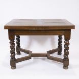 Extendable table on four slung legs, Flemish 17th-century model