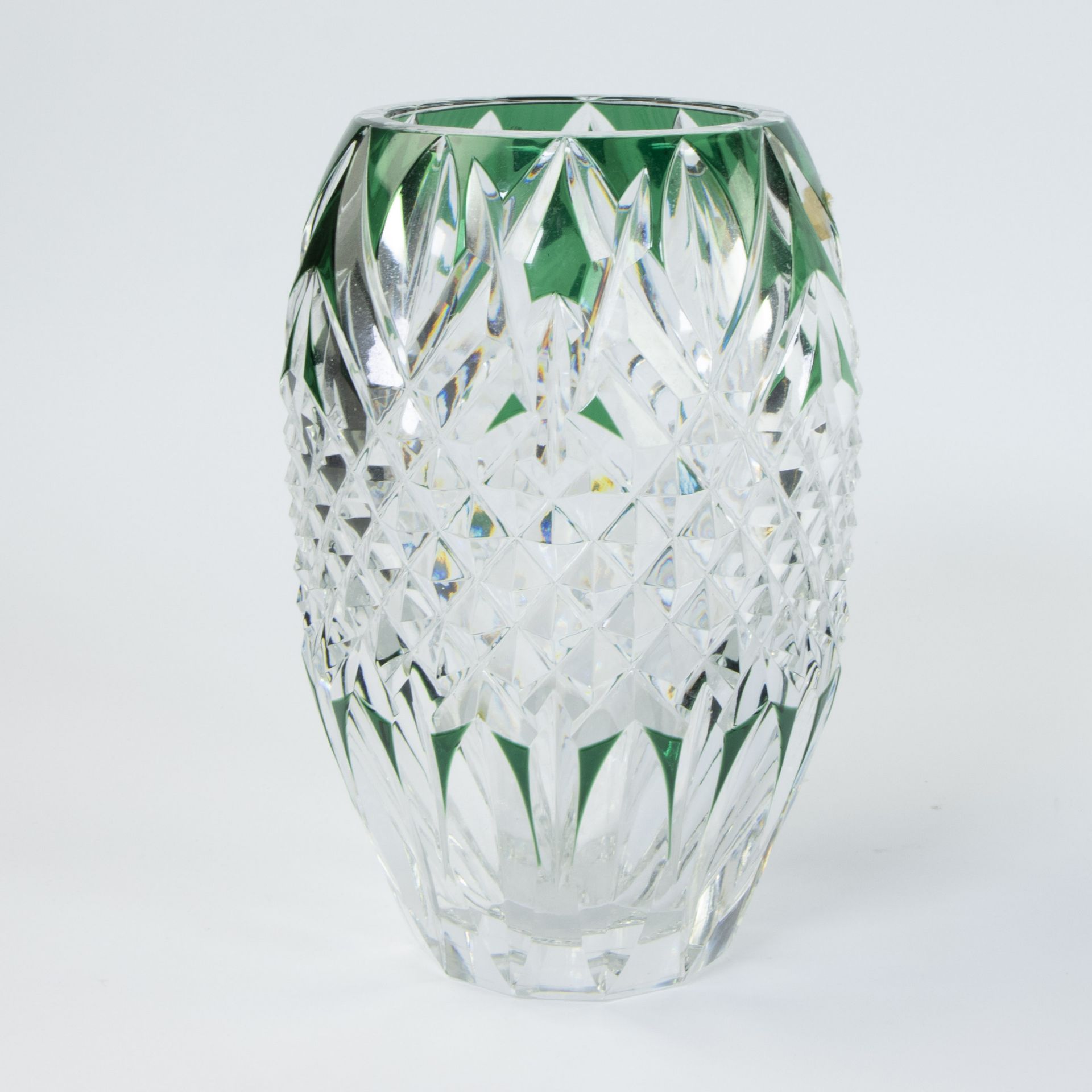 Val Saint Lambert green and clear cut crystal vase, signed and with original label - Bild 4 aus 5