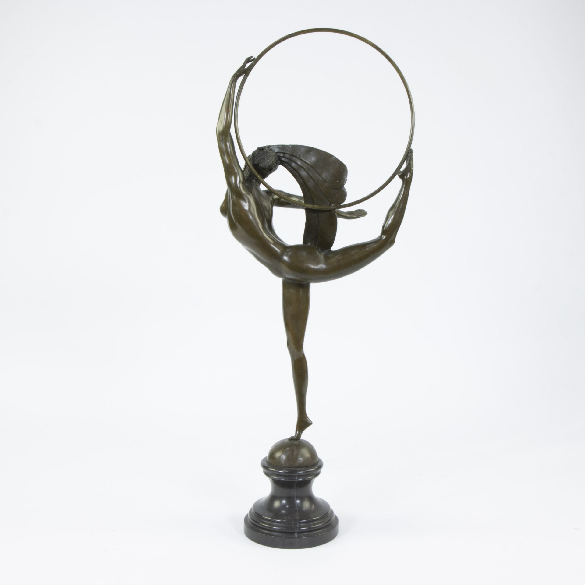 Fine Art Deco bronze sculpture of a hoop dancer with feathered head dress by the French artist J.P. - Bild 3 aus 5