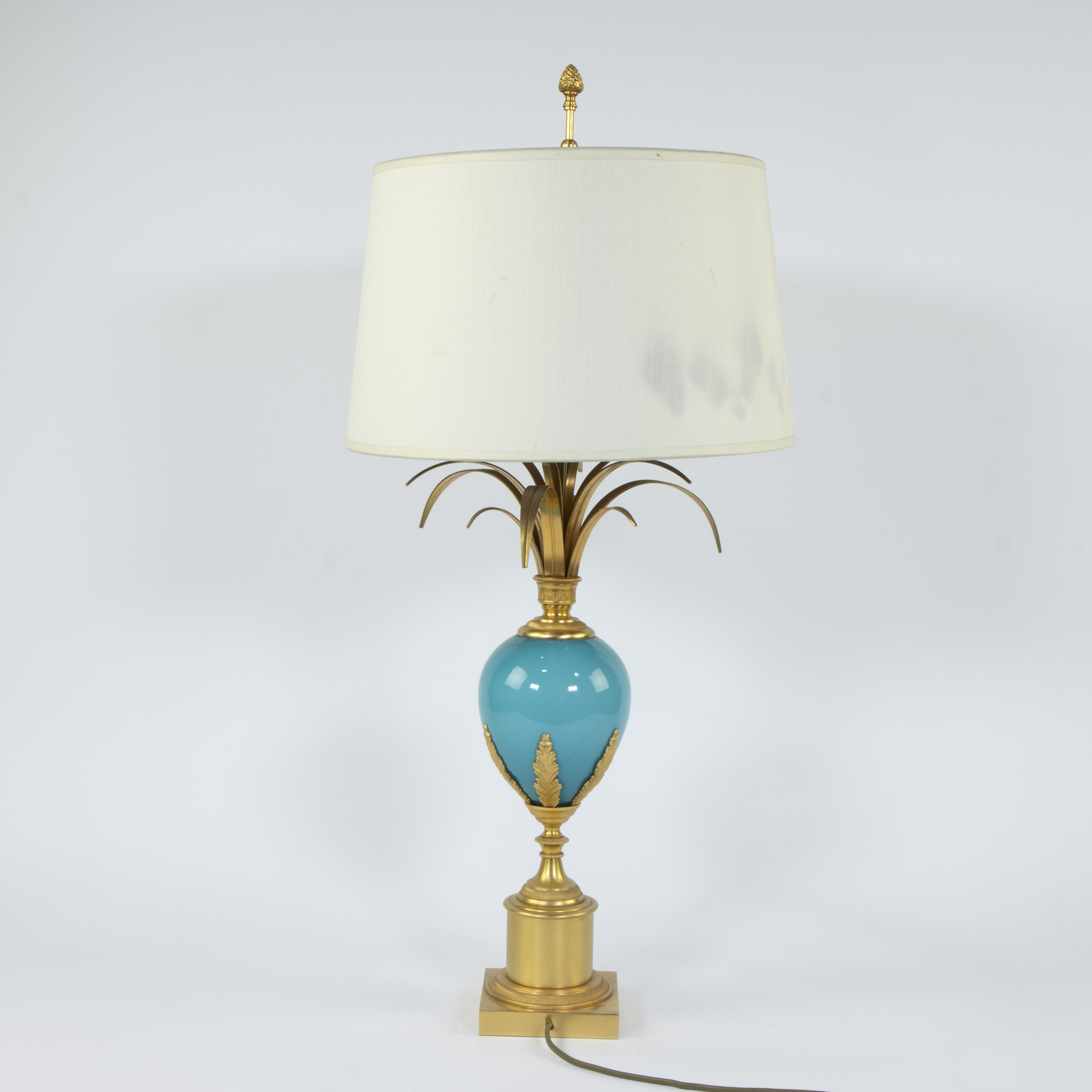 Boulanger turquoise Ostrich egg table lamp in opaline and gilt brass - Image 4 of 4