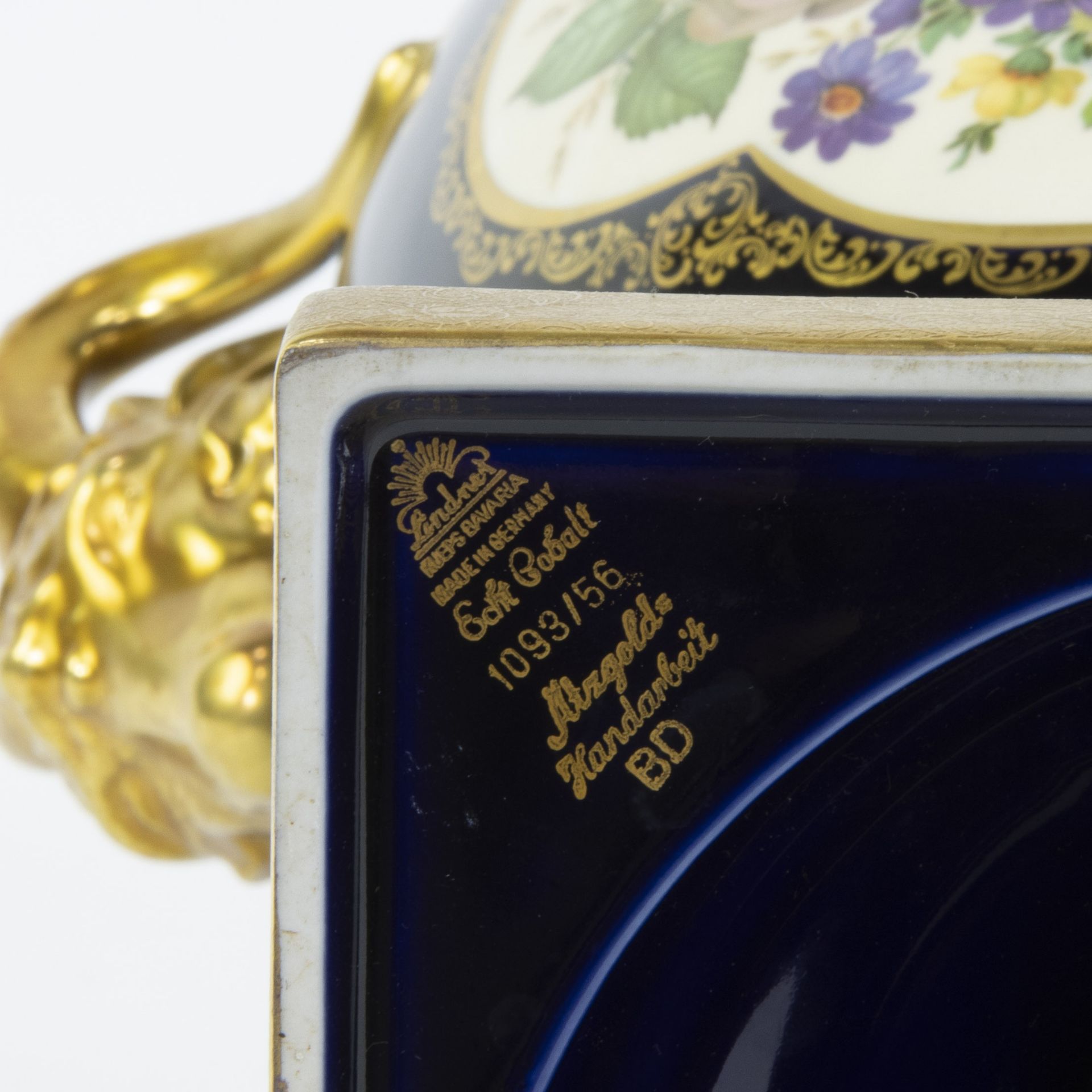 Lindner Kueps Bavaria cobalt blue and gilt porcelain vase with decoration of flowers and gilt rams h - Bild 5 aus 5