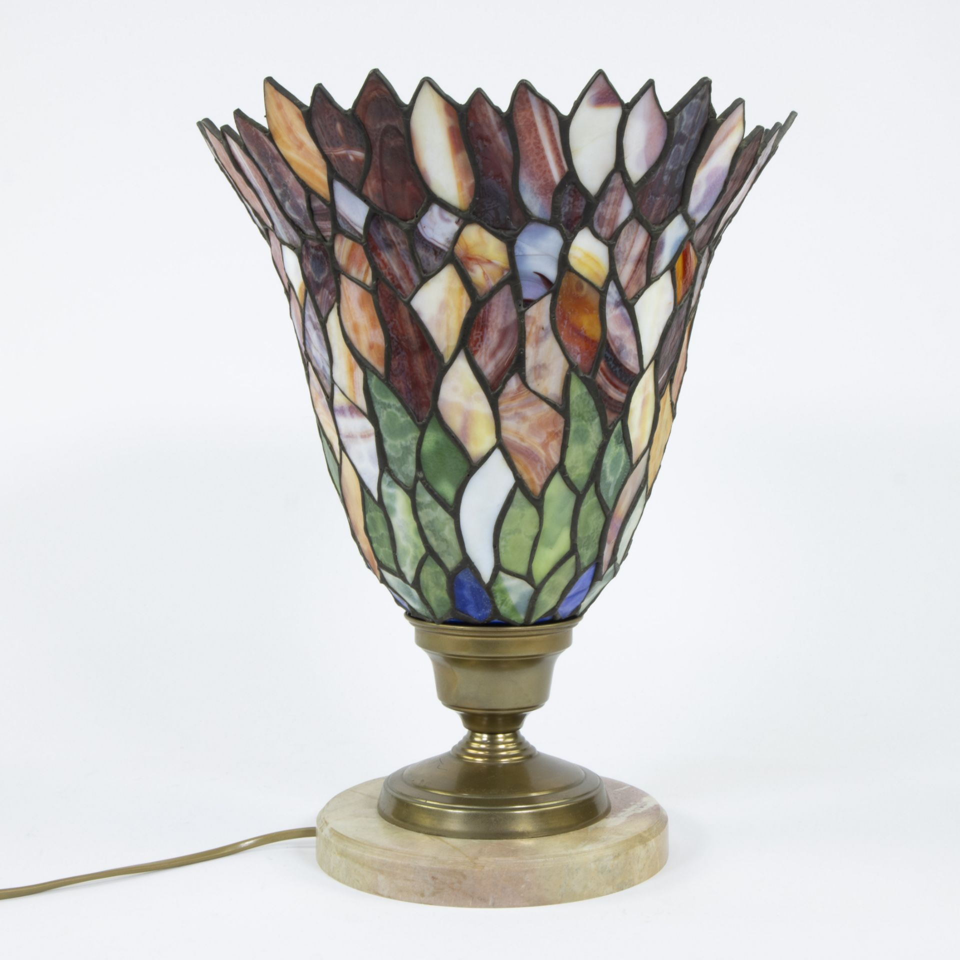 Colourful table lamp in chalice shape Tiffany style - Image 4 of 4