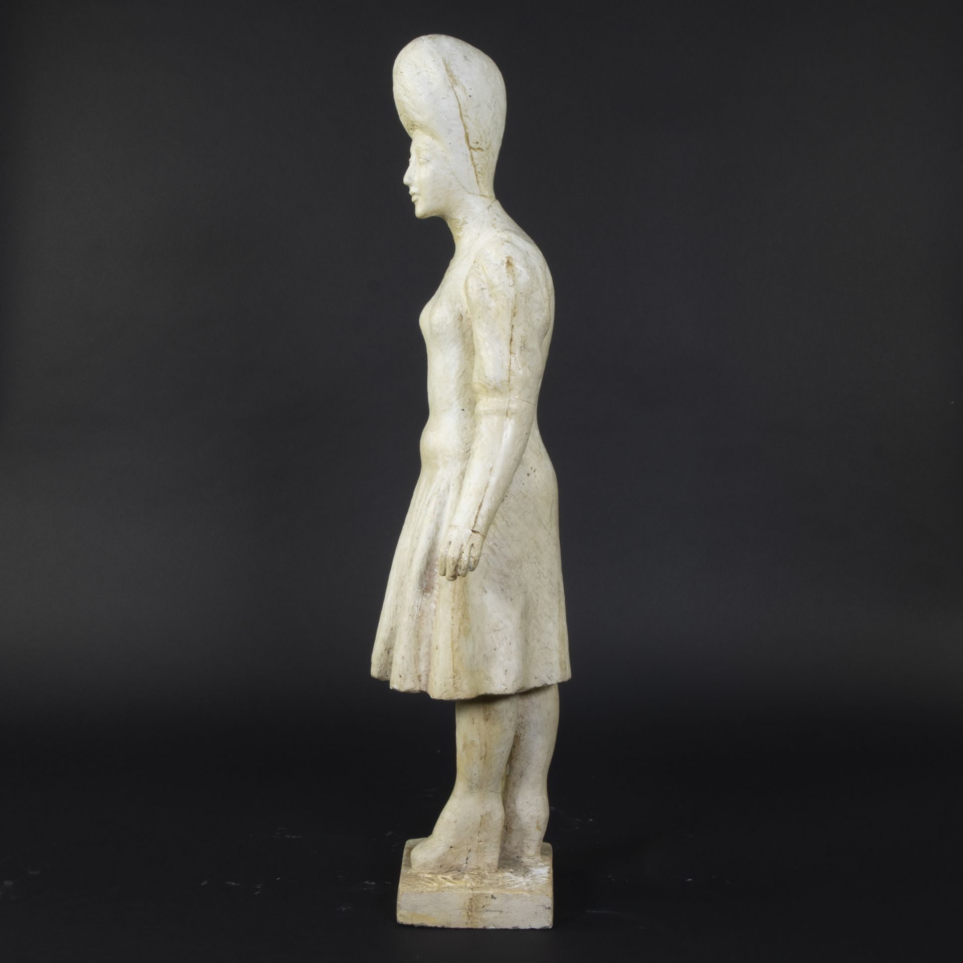 Monique GUEBELS-DERVICHIAN (1921), white patinated statue of a young lady with skirt - Bild 2 aus 4