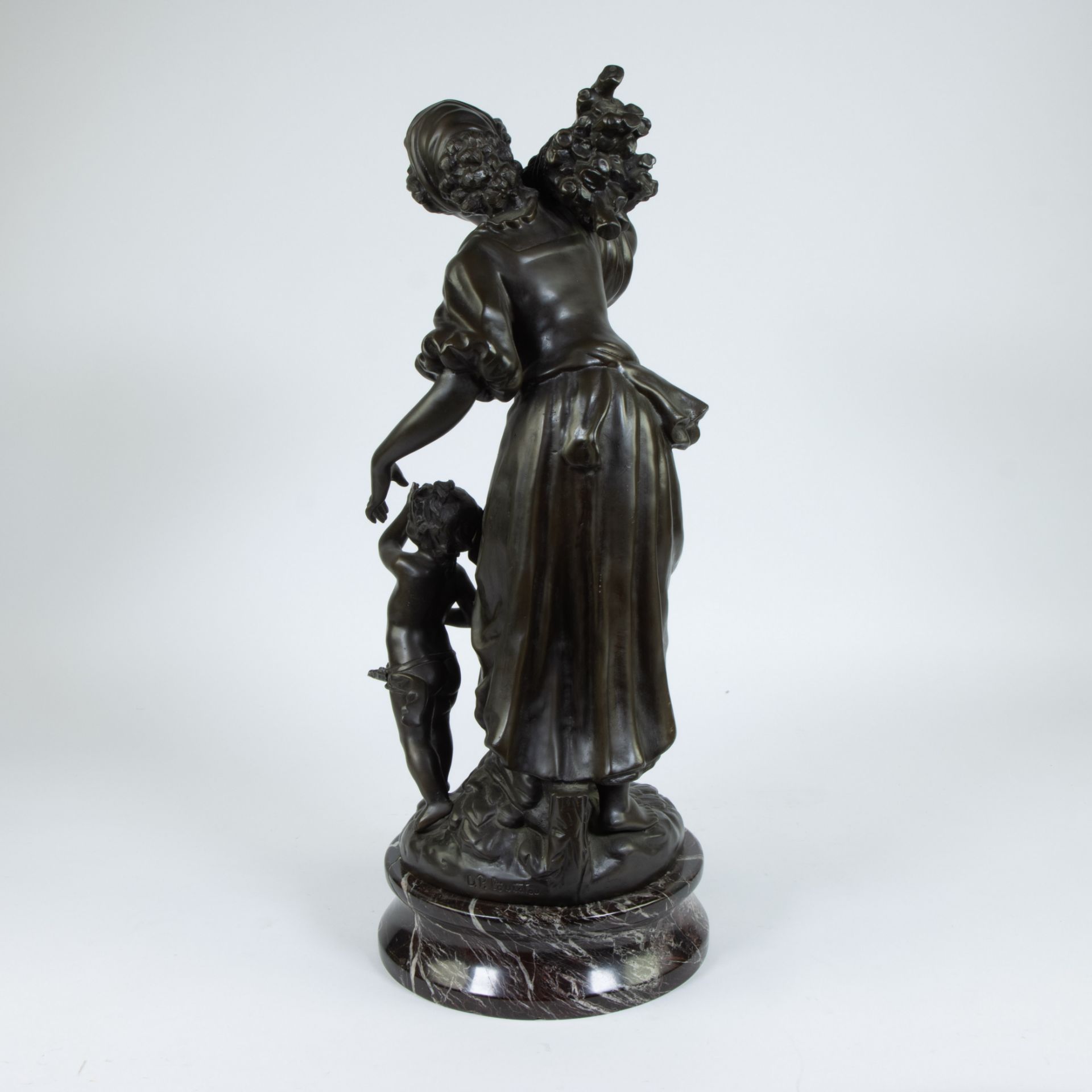 Bronze sculpture Girl with child on marble base, signed, after Auguste MOREAU - Image 3 of 5
