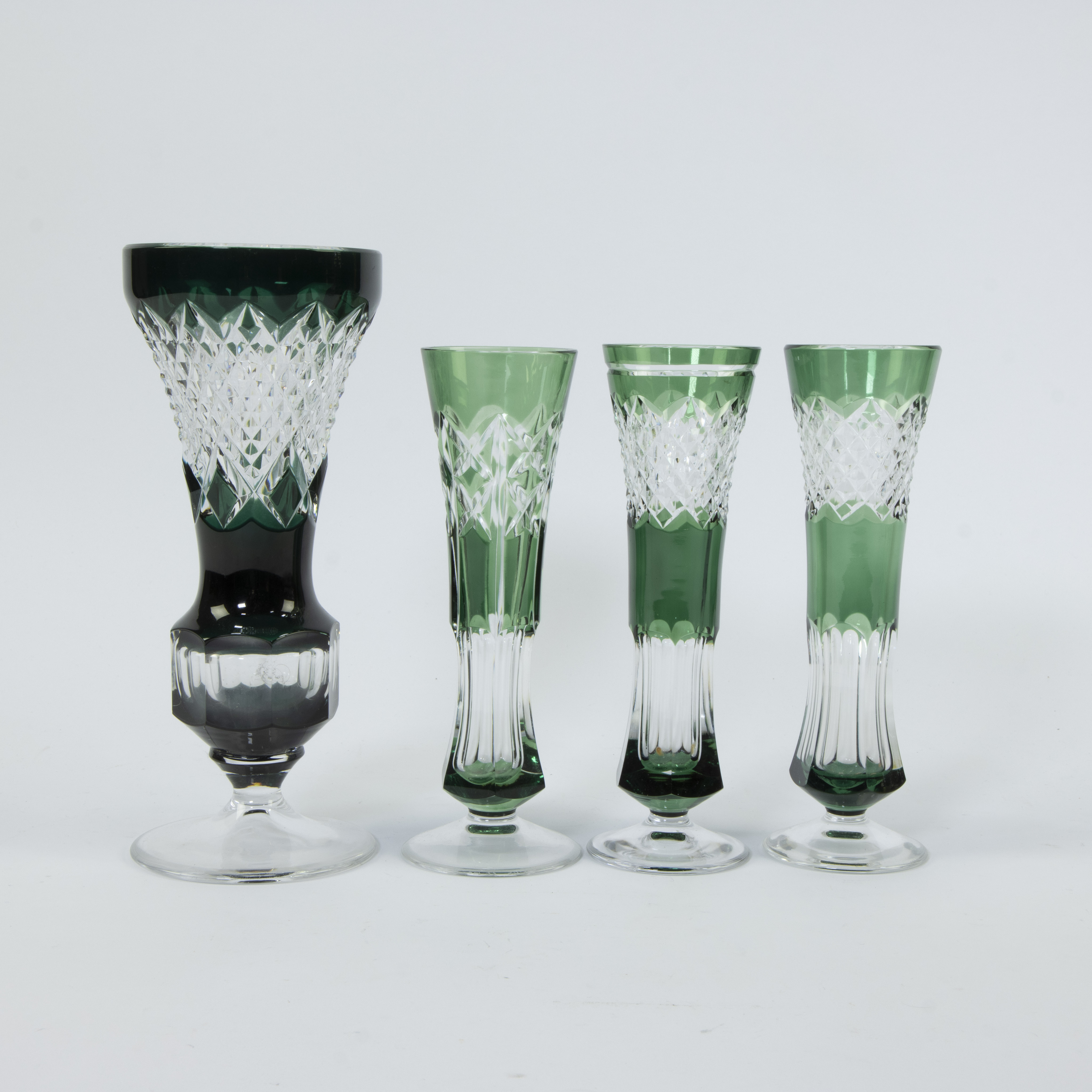 Collection of 4 green and clear cut crystal vases Val Saint Lambert - Image 2 of 4