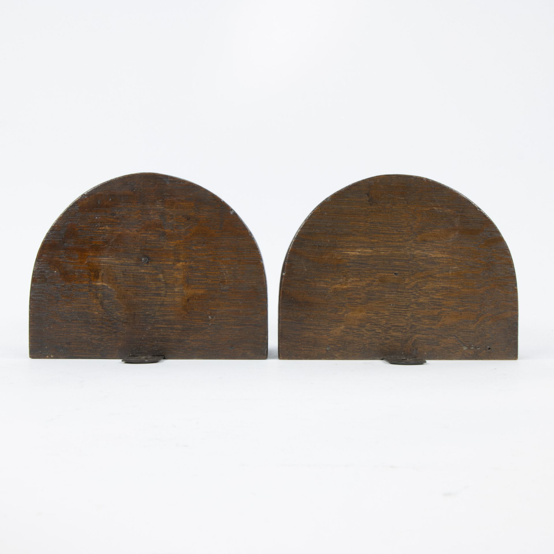 Pair of wooden hanging consoles with boys adorned with a turban - Image 4 of 4