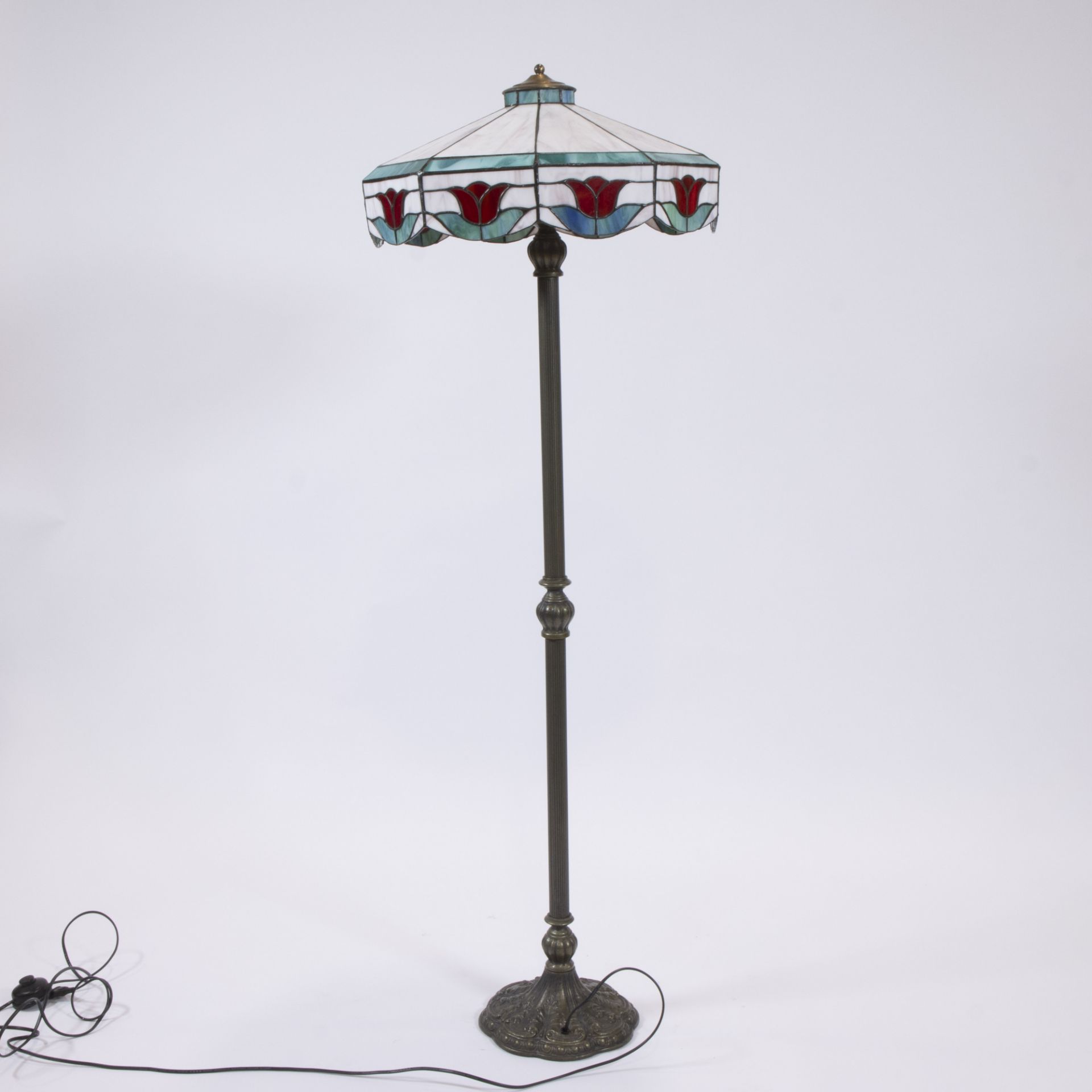 Floor lamp in Tiffany style with stained glass - Image 3 of 4