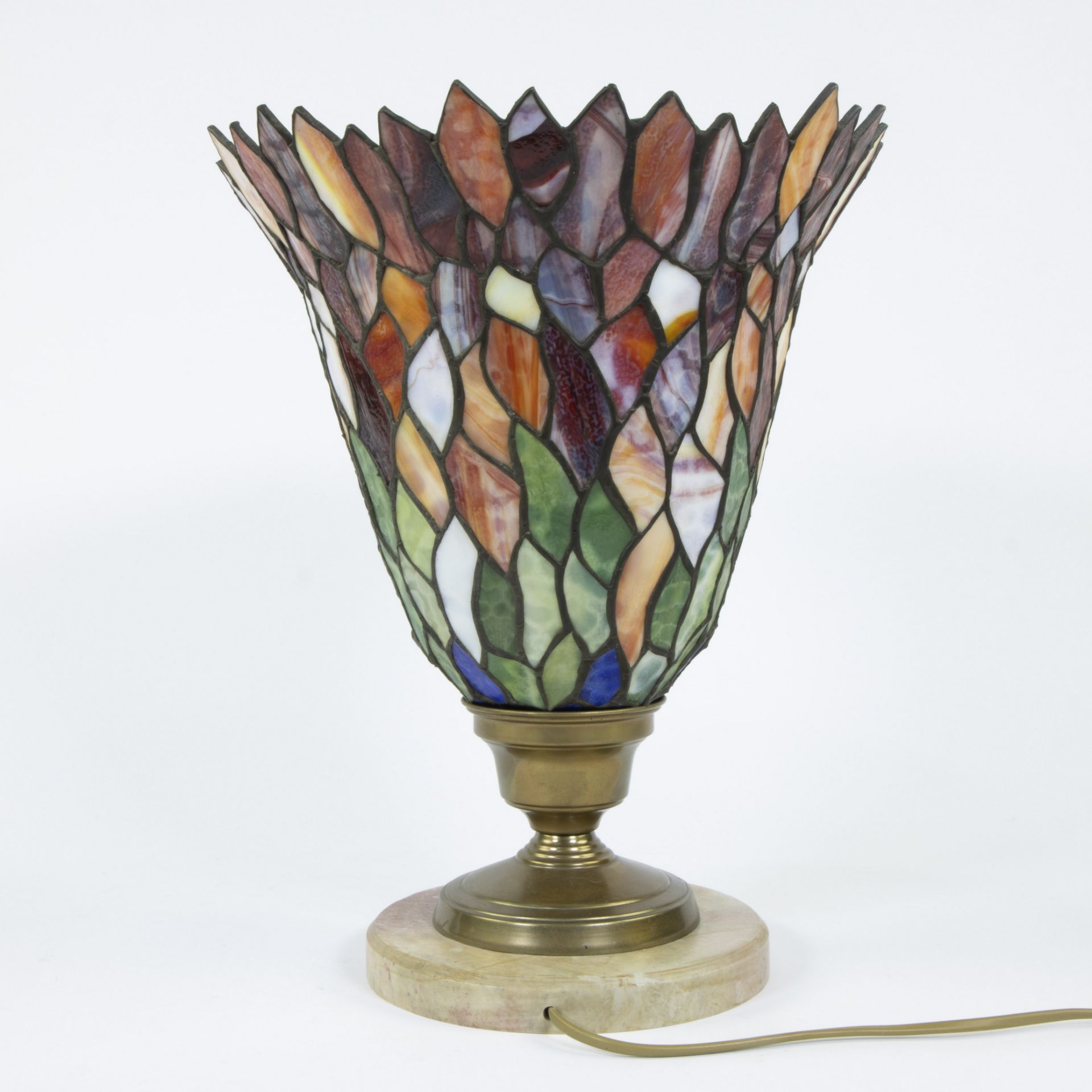 Colourful table lamp in chalice shape Tiffany style - Image 3 of 4