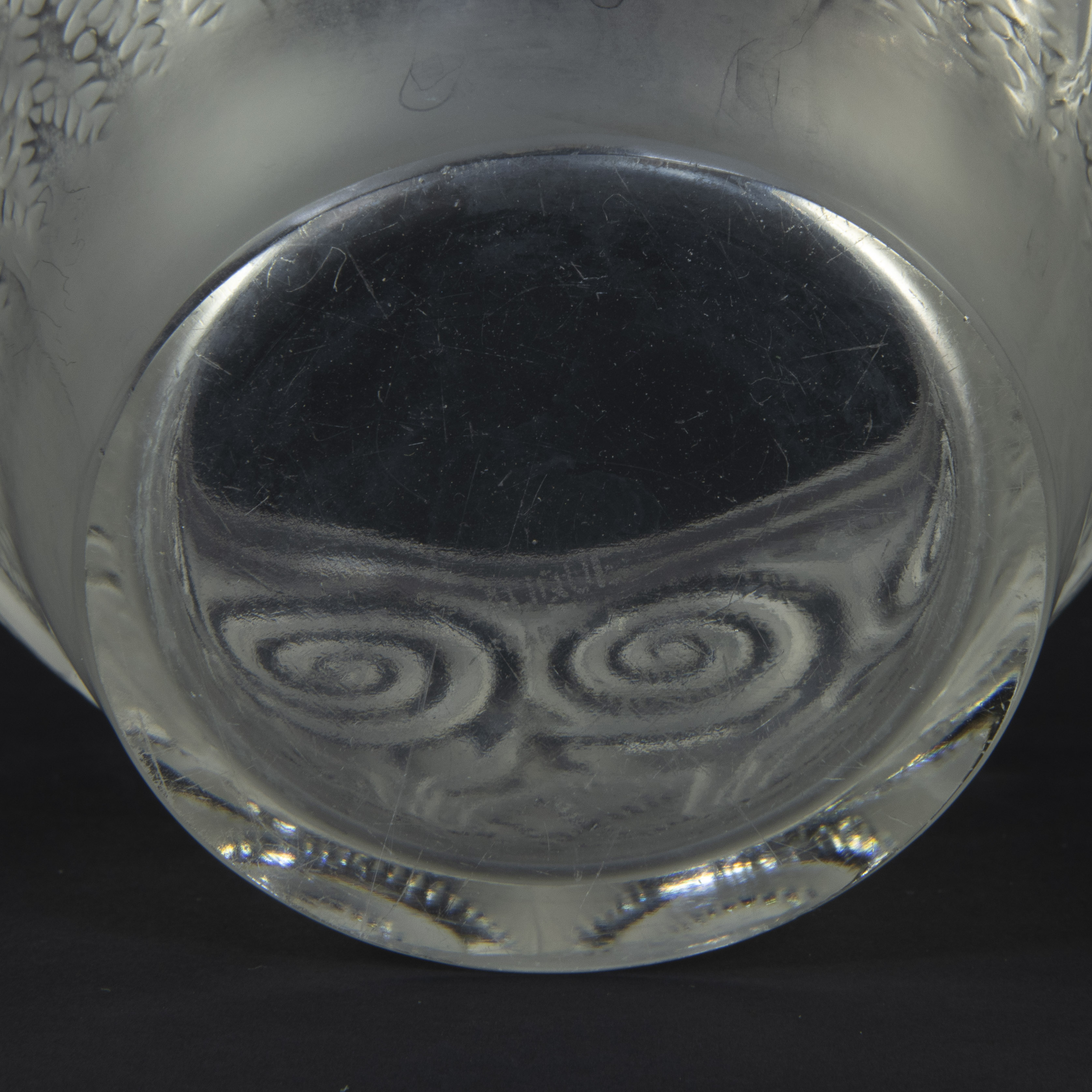 René Lalique 'Rennes' vase in frosted and polished glass, design 1933, marked Lalique France - Image 5 of 5