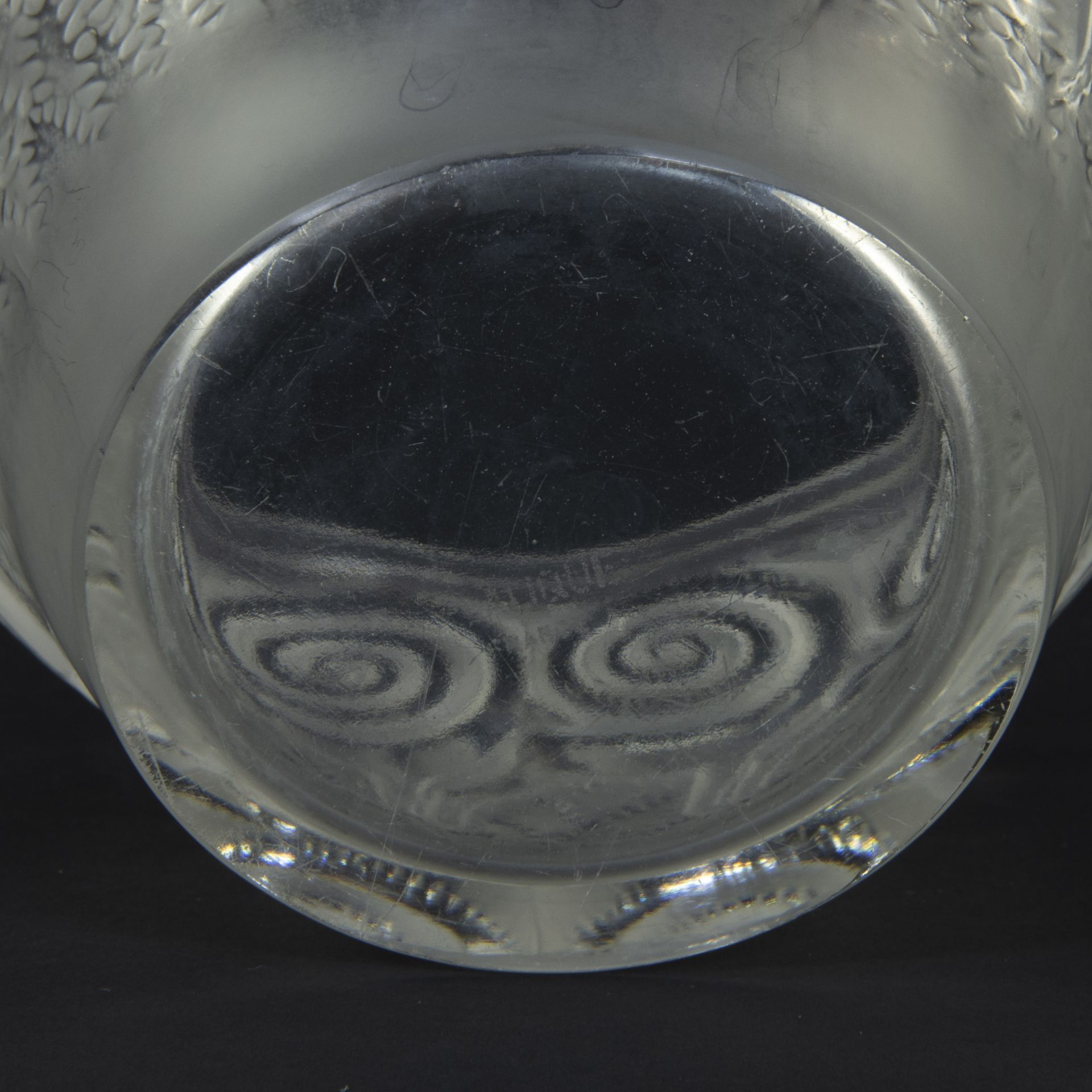 René Lalique 'Rennes' vase in frosted and polished glass, design 1933, marked Lalique France - Bild 5 aus 5