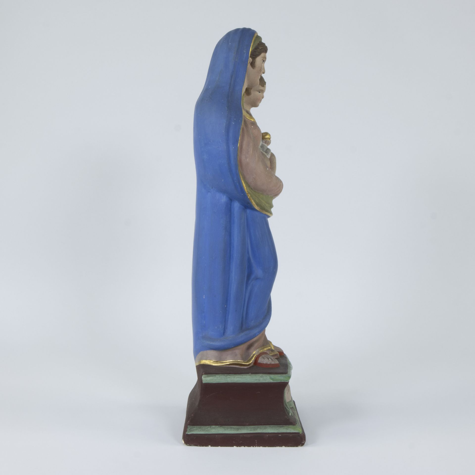 Polychrome plaster madonna with child, folk art, 18th century - Image 4 of 5