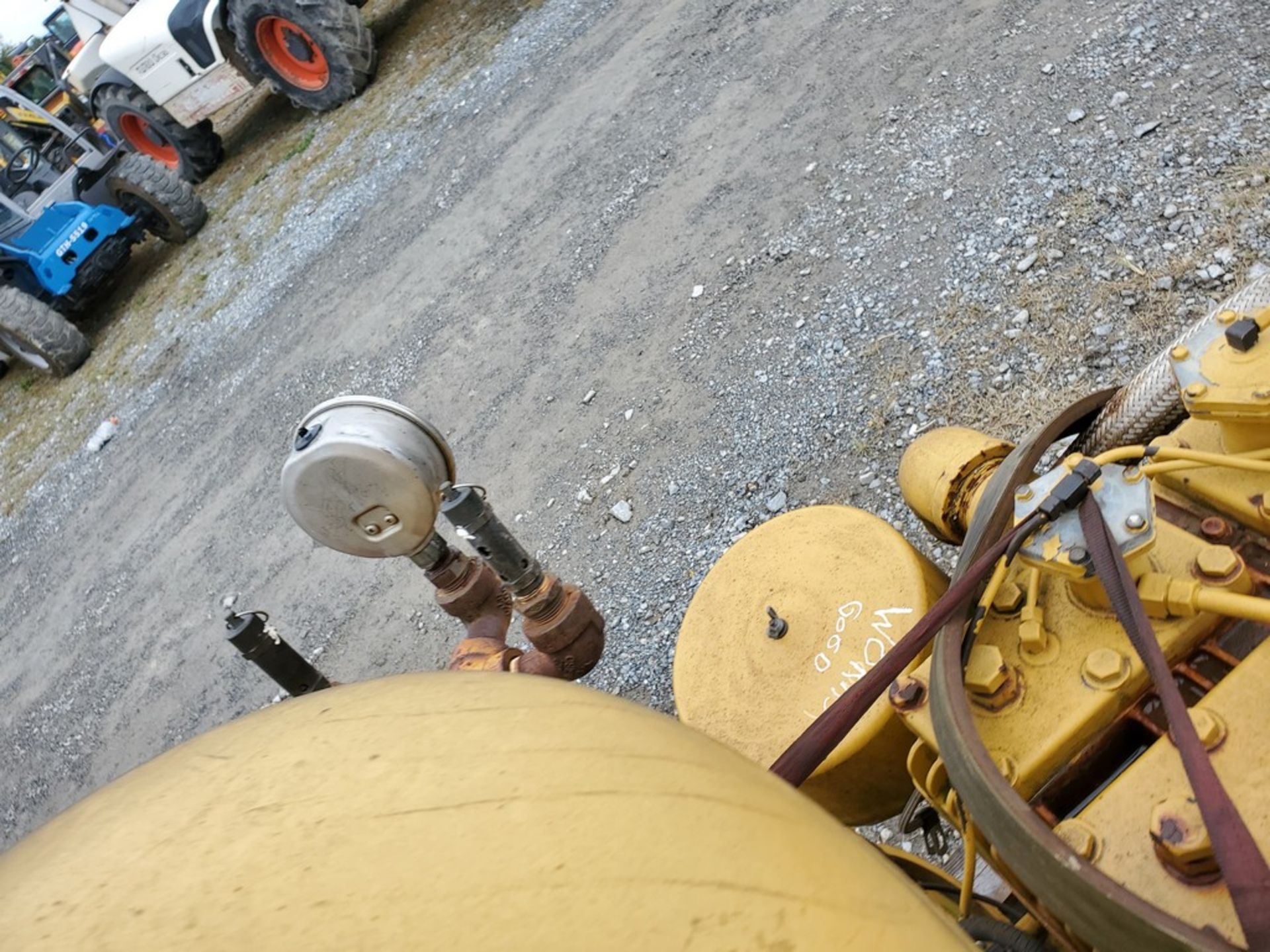 Air Compressor - Image 11 of 21