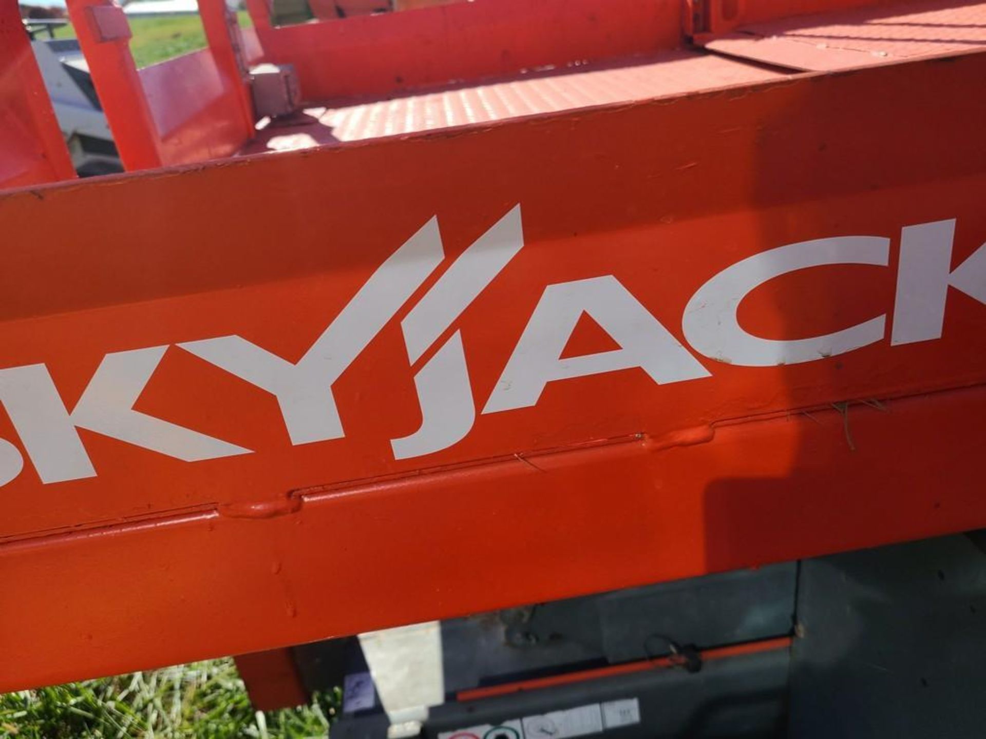 Skyjack SJ6826RT All Terrain Scissors Lift 'Runs & Operates' - Image 19 of 34