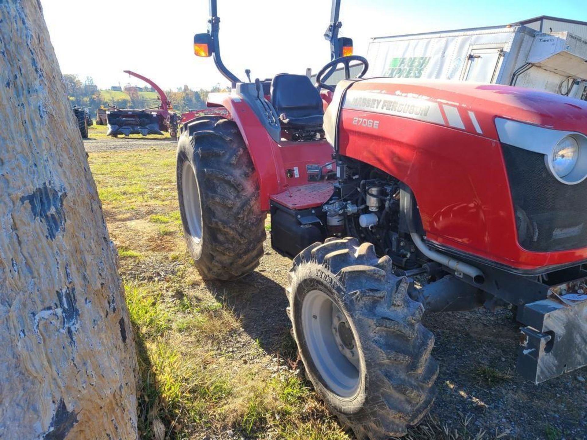 2015 Massey Ferguson 2706E Compact Tractor - Image 6 of 70