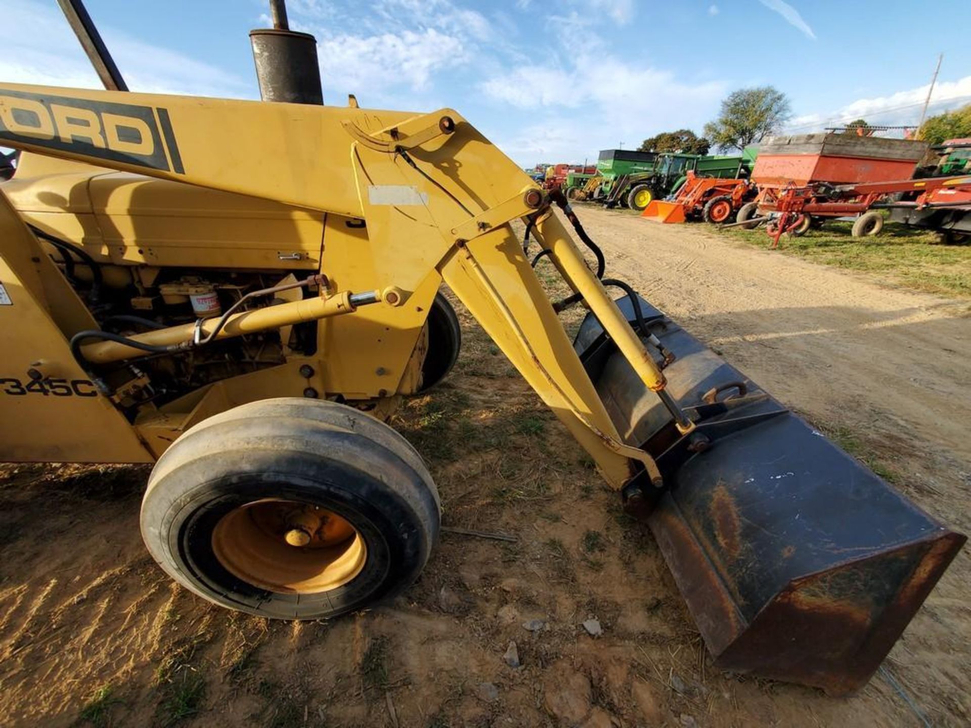 Ford 345C Skip Loader 'Runs & Operates' - Image 15 of 41