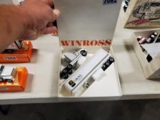 Winross Truck Tractor With Van Trailer