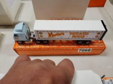 Winross Truck Tractor With Van Trailer