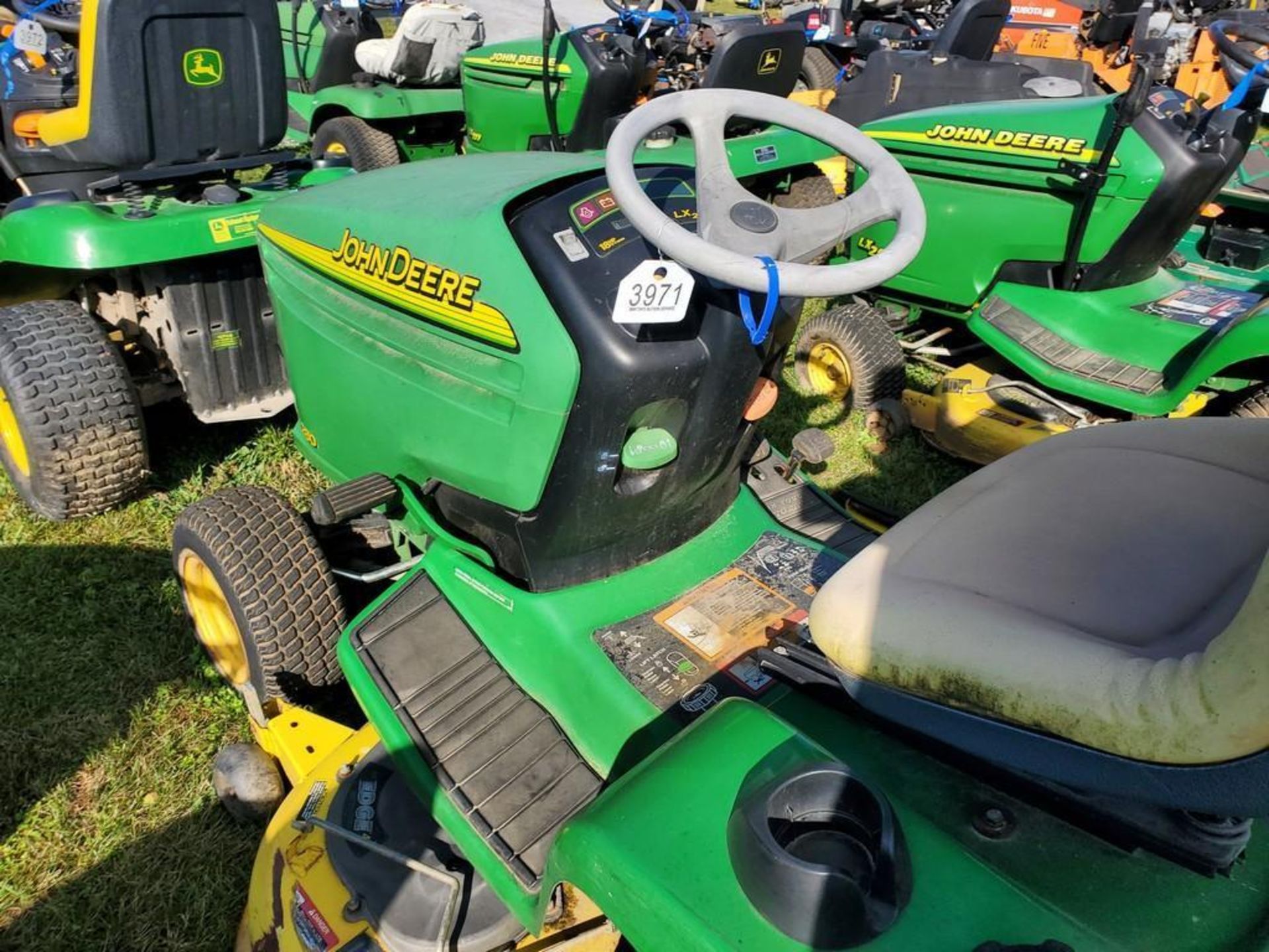 John Deere LX280 Riding Tractor 'AS-IS' - Image 13 of 19