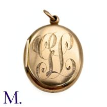 A Gold Multi-Aperture Locket with hallmark for 9ct gold. Weight: 10.1g gross. Size: 4.0x2.5cm