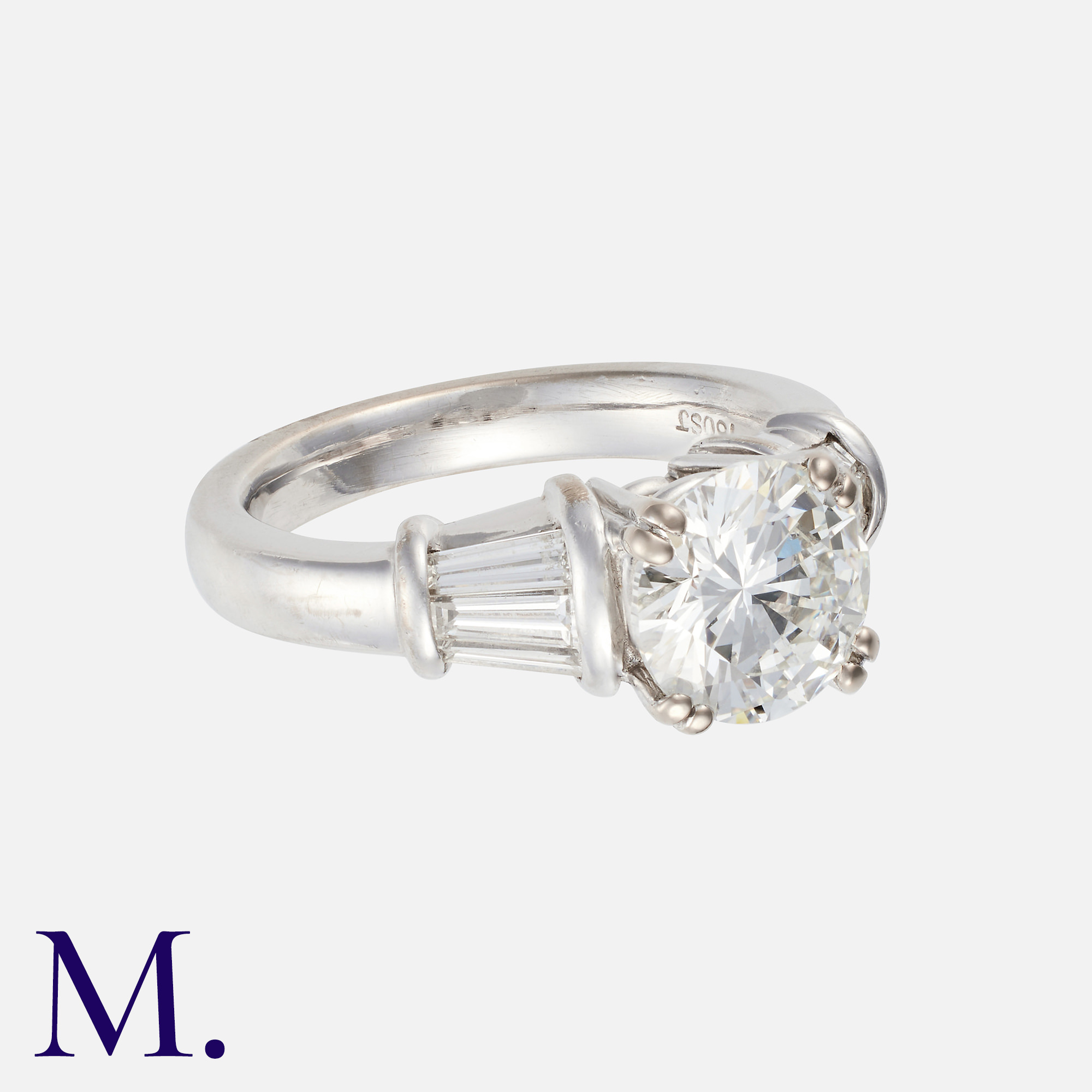 A Diamond Ring in 18K white gold, set with a 2.0ct round brilliant cut diamond (I colour; VVS1) with - Image 2 of 2