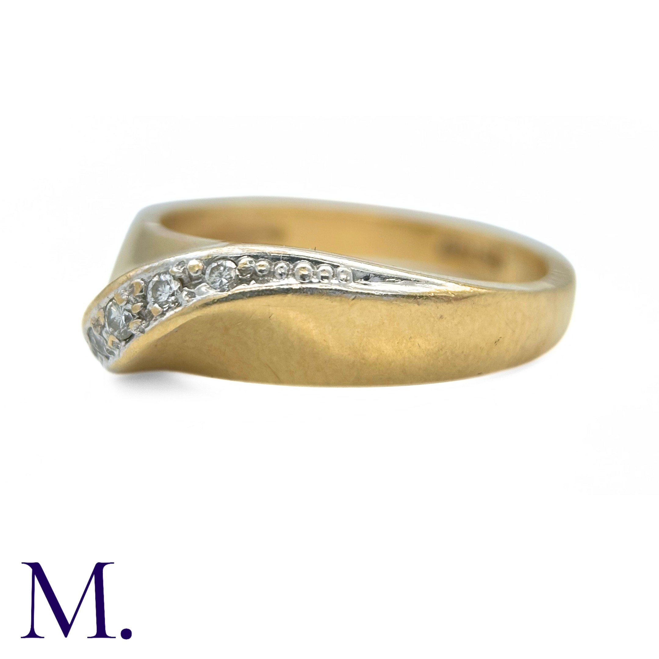 A Diamond Ring in 14k yellow gold set with a row of round cut diamonds. Stamped 14k. Size: M Weight: - Image 3 of 4