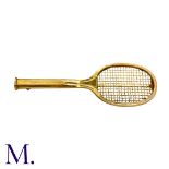 A Tennis Racquet Brooch in 9k yellow gold, designed as a tennis racquet. Hallmarked for 9 carat