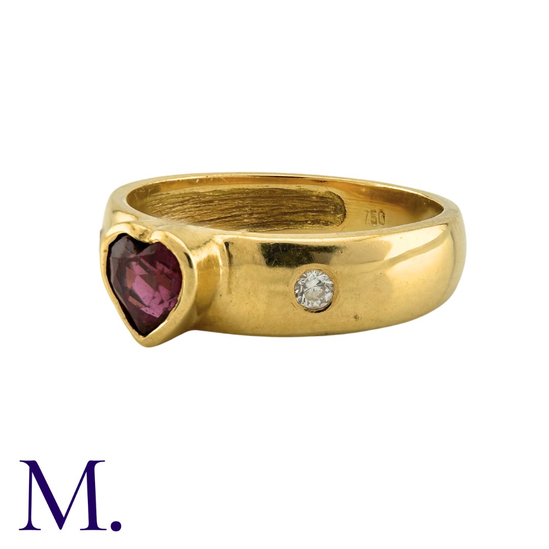 A Garnet and Diamond Ring in 18K yellow gold, with a heart-shaped Garnet and flush set diamonds. - Image 3 of 3
