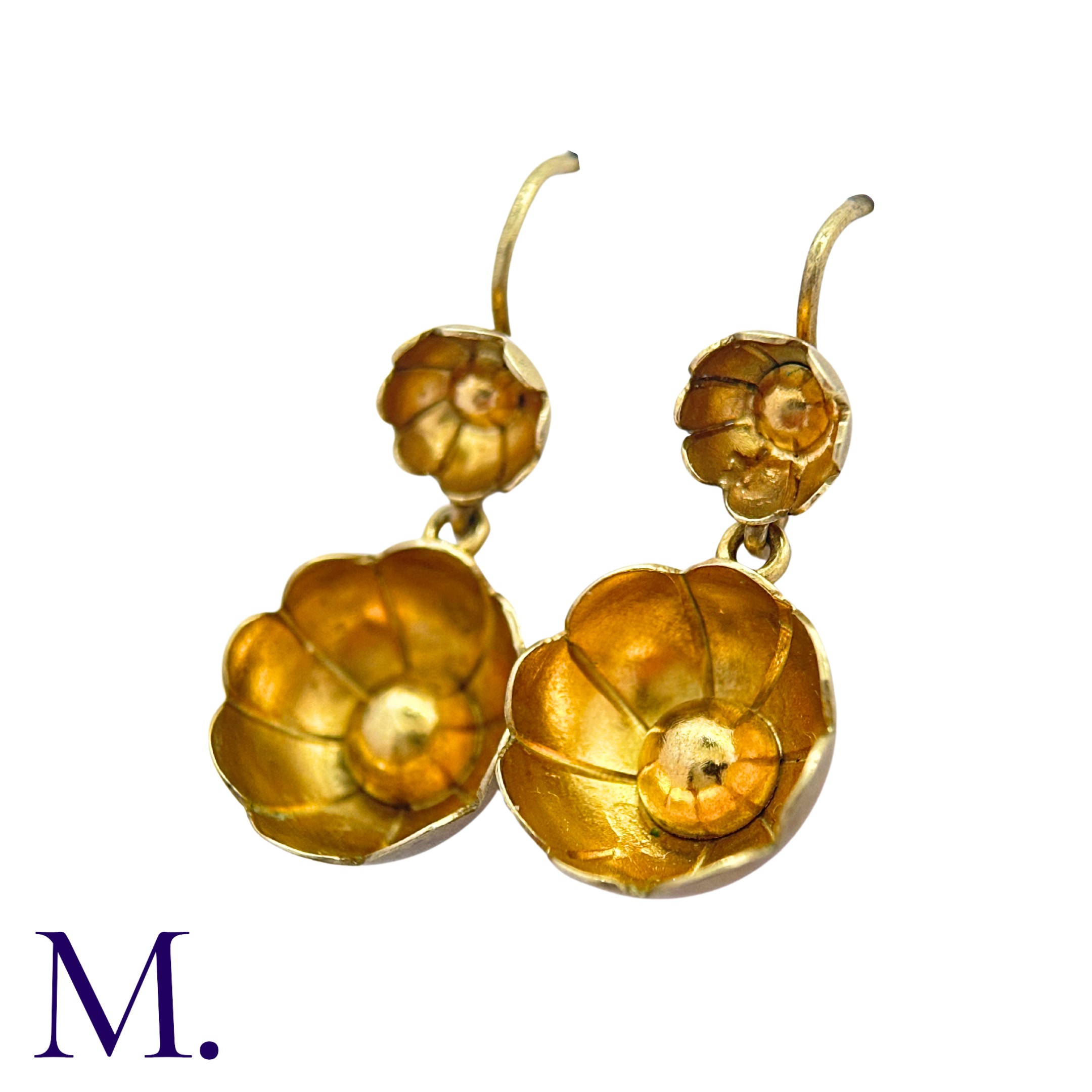A Pair of Silver Gilt Earrings in floral form. Size: 2.9cm Weight: 2.8g